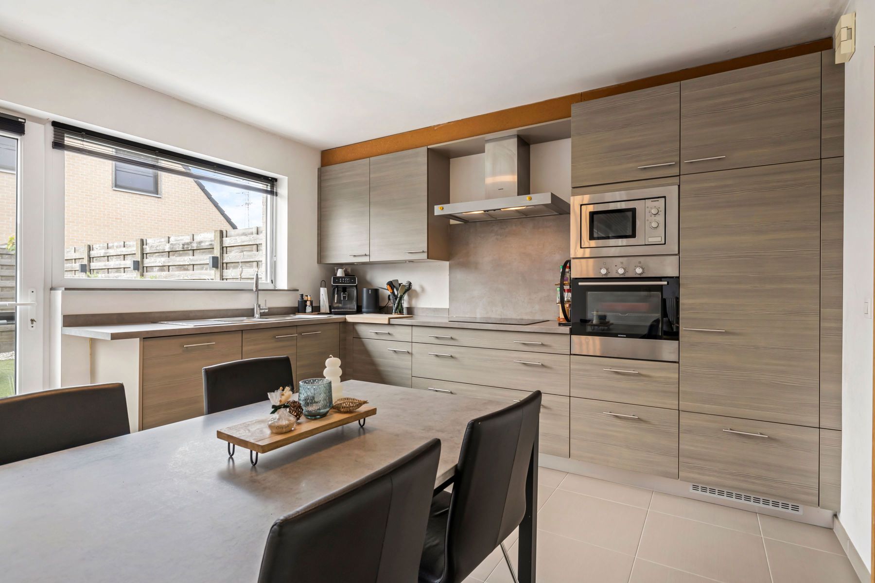 Instapklare woning met tuin, zonnepanelen en 3 slpks foto 6