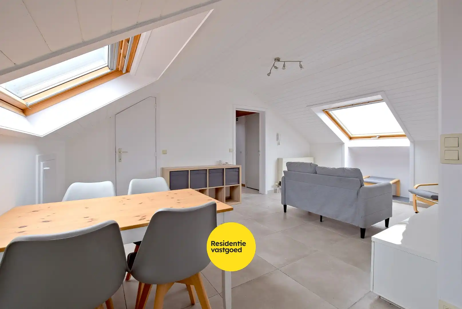 Investeringsvastgoed (gerenoveerd in 2024) omvat 2 afzonderlijk te verhuren appartementen samen 145m²! foto 14