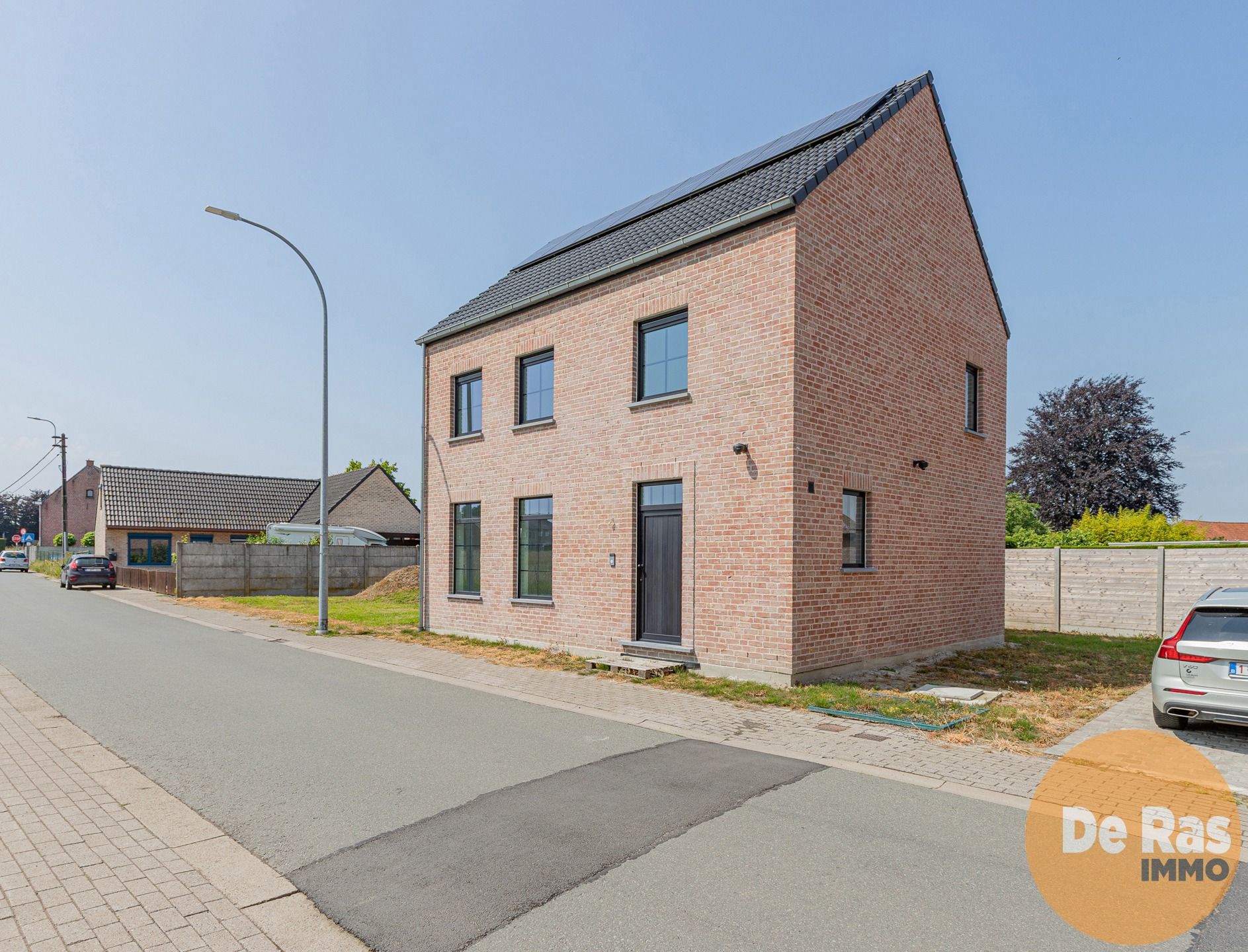 SERSKAMP - Uitz nieuwbouw met 3 slpks.,tuin in rustige buurt foto {{pictureIndex}}