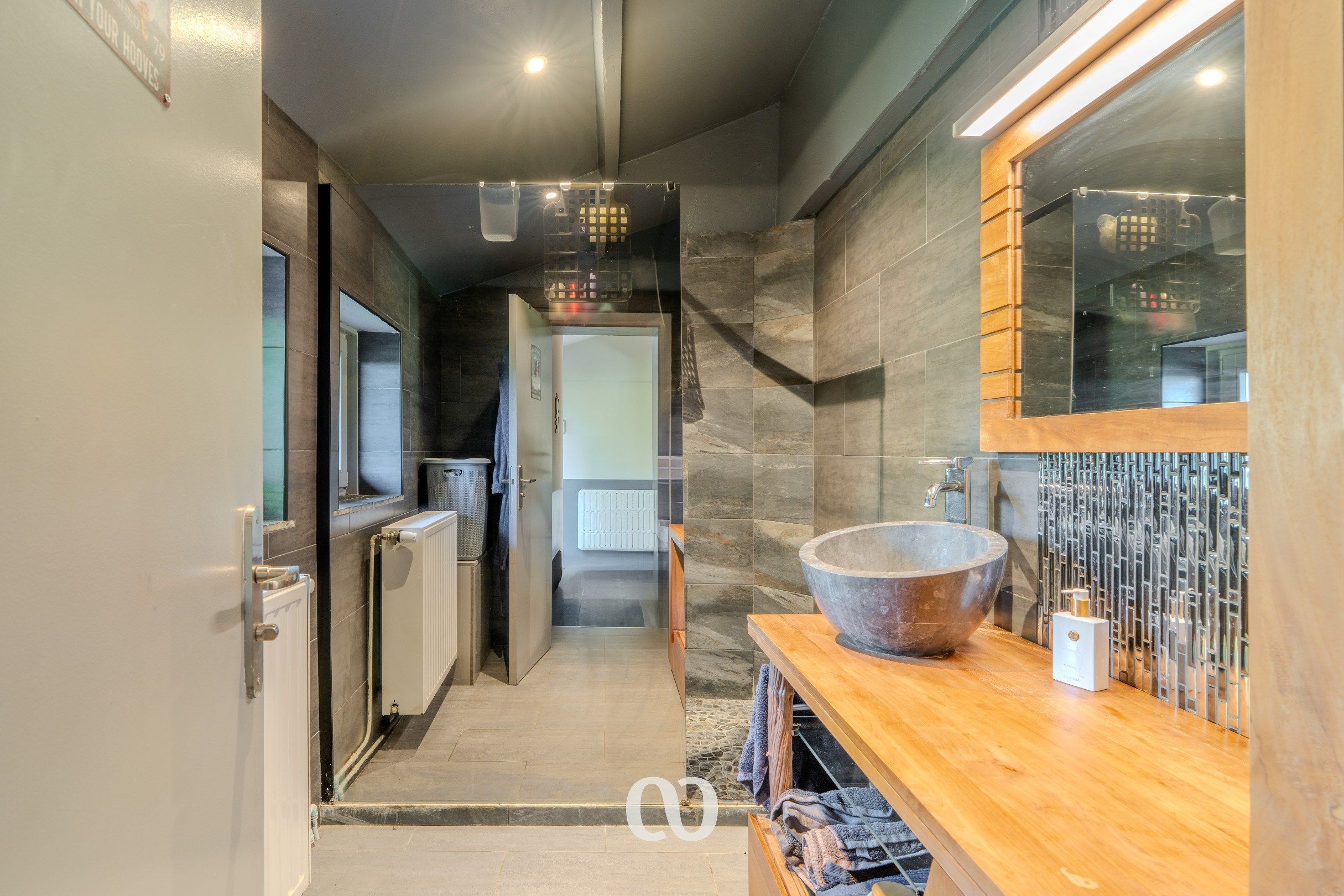 Prachtig gelegen villa met zwembad foto 11