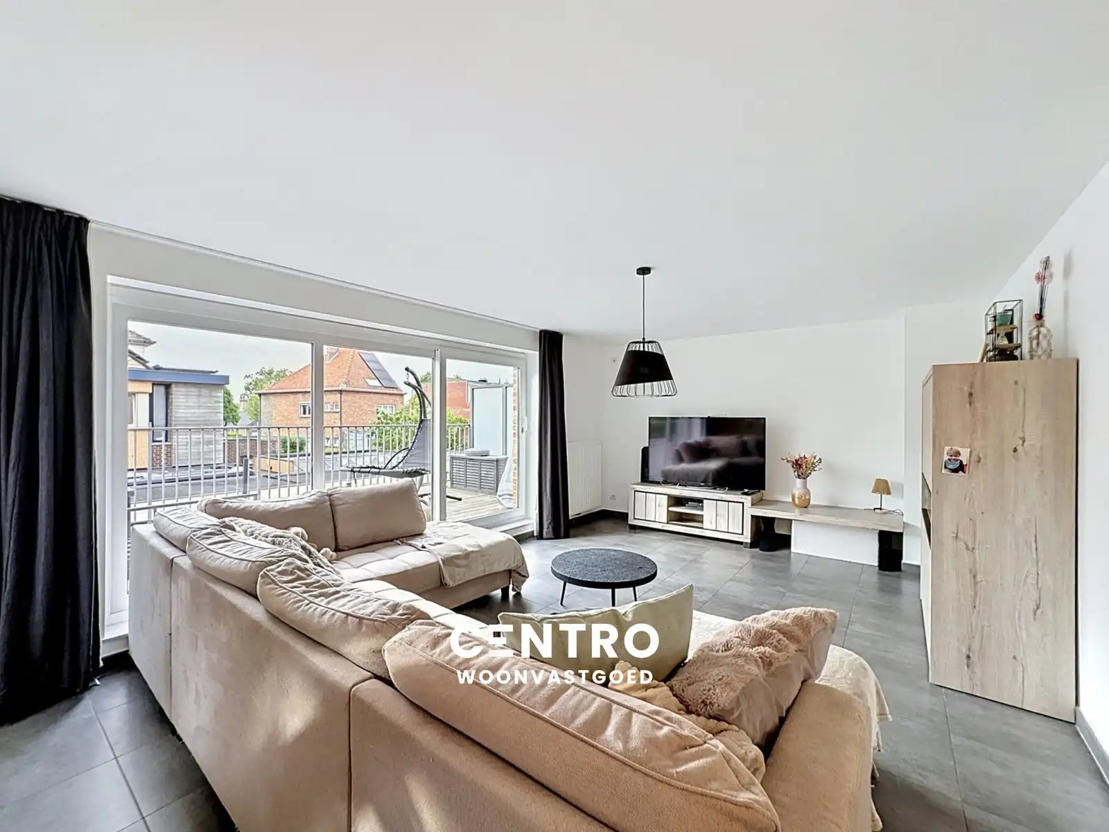 Instapklaar RUIM appartement met 3 RUIME slpks +  ruim ZUDgericht terras! foto {{pictureIndex}}