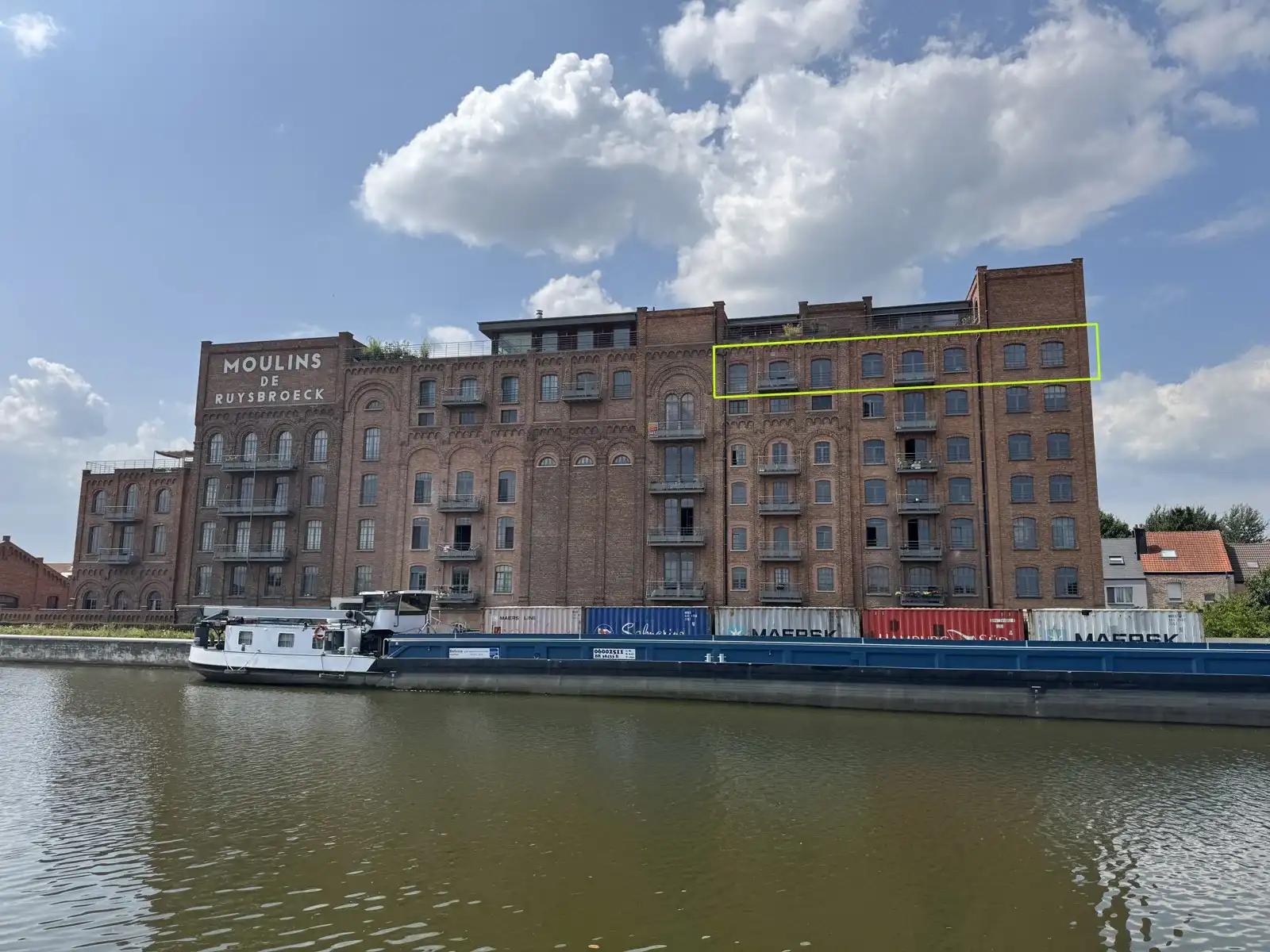 Unieke loft met 2 slaapkamers, terras en zicht op de vaart foto 3