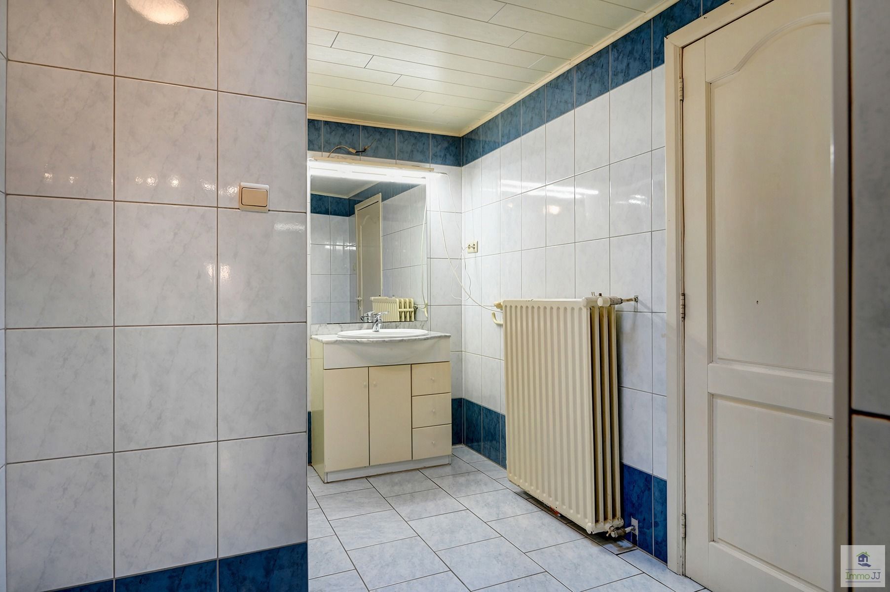 Te renoveren tweegezinswoning foto 10