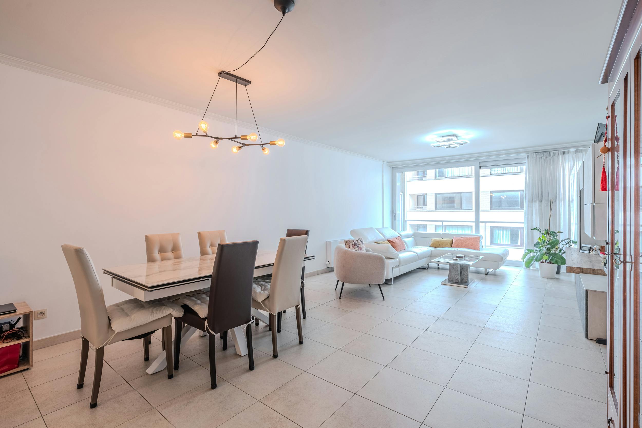 Instapklaar 2-slaapkamerappartement met terras in Oostende foto 20