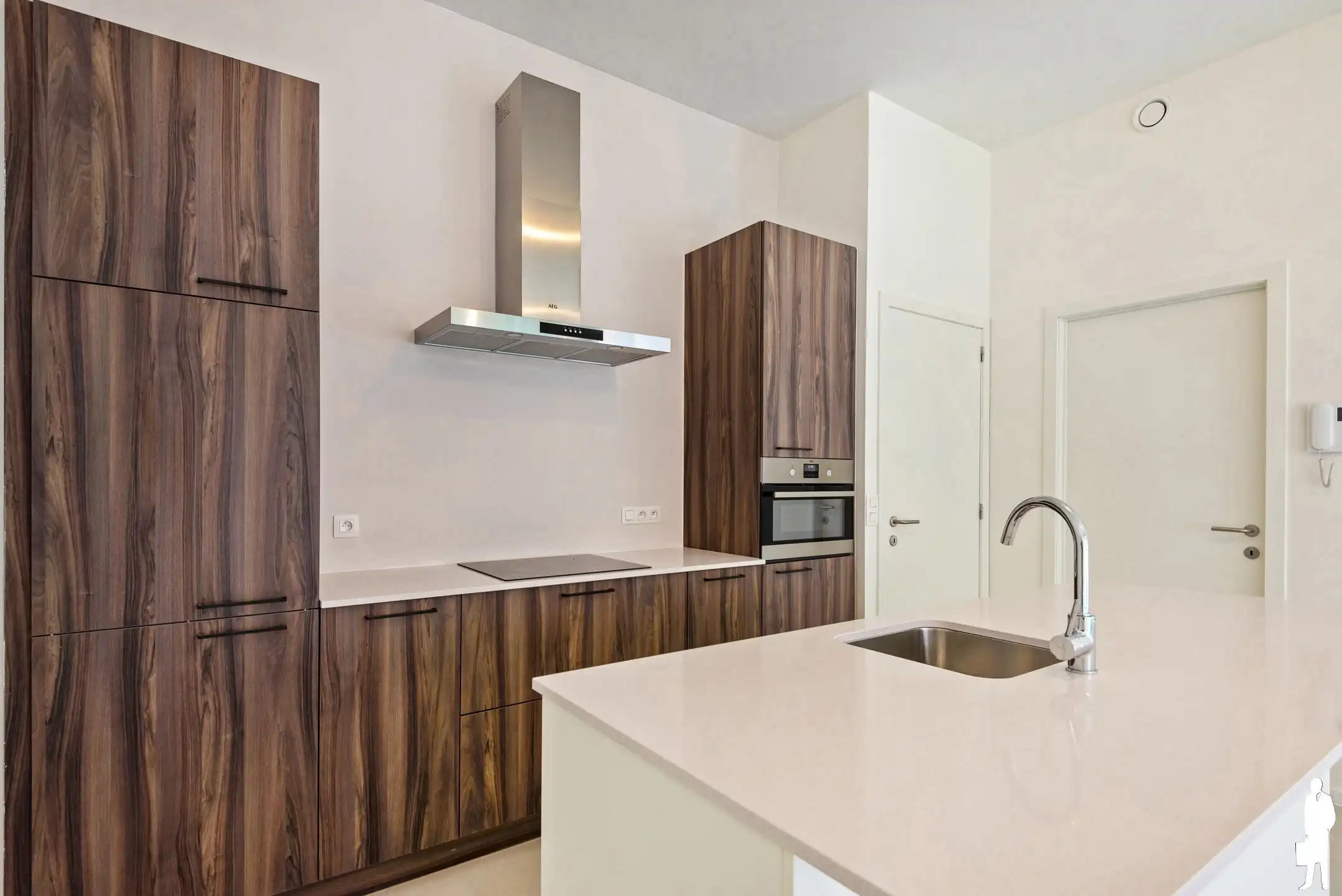 GLVL appartement met 2 slpks, ruim terras en autostaanplaats foto 8