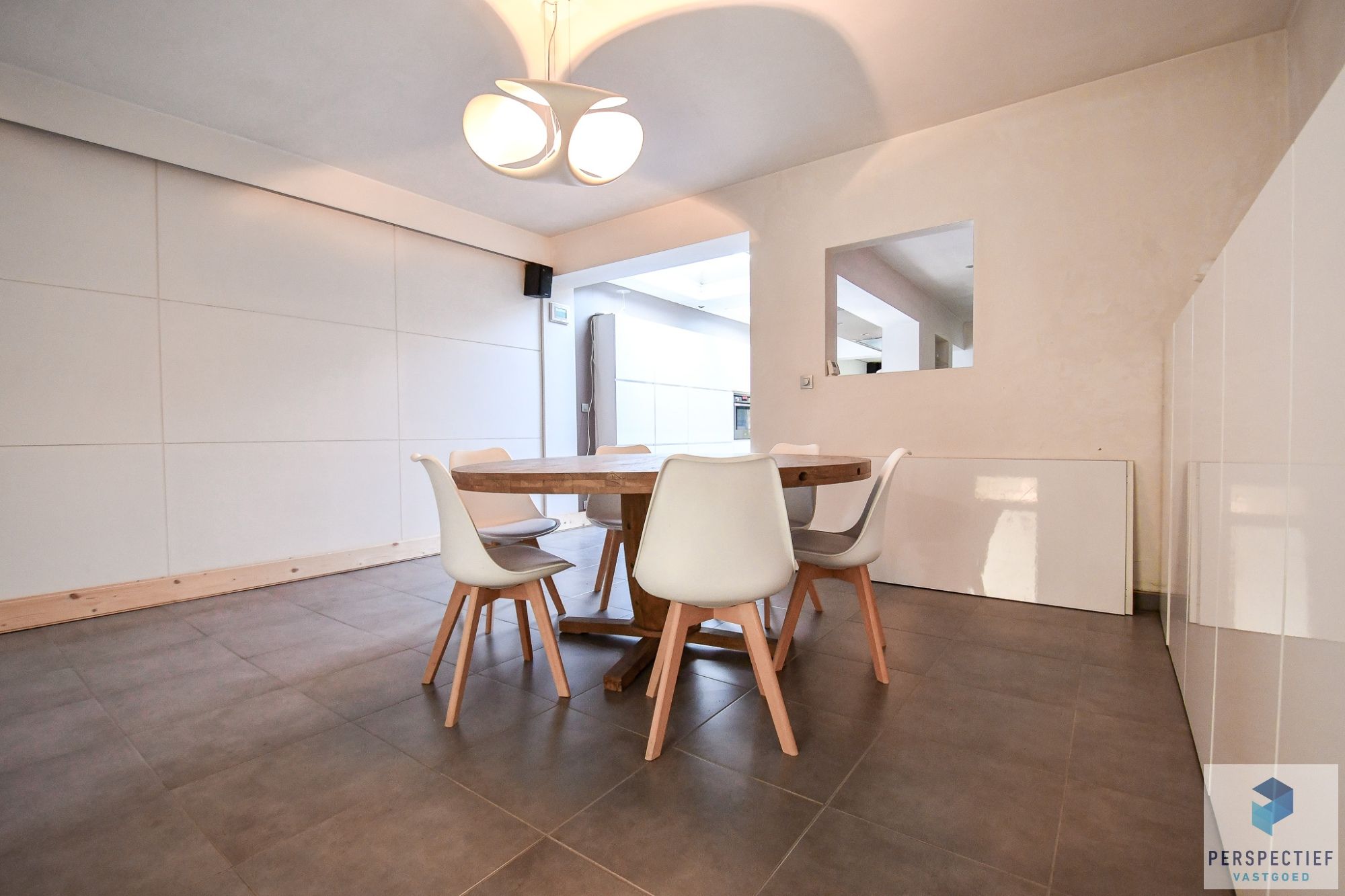 RUIM HANDELSPAND met WOONST op GUNSTIGE ligging - MOGELIJKHEID TOT AANKOOP NAASTLIGGENDE WONING met ZWEMBAD foto 35