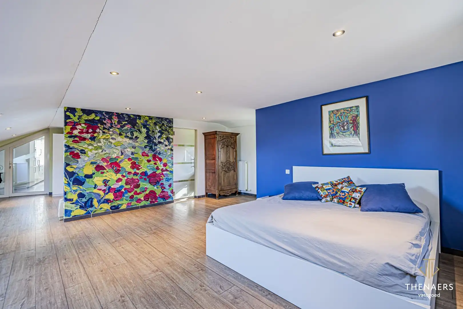 Karaktervolle en uitzonderlijk ruime woning met 5 slpks op&nbsp;een perceel van 36a 60ca. foto 17