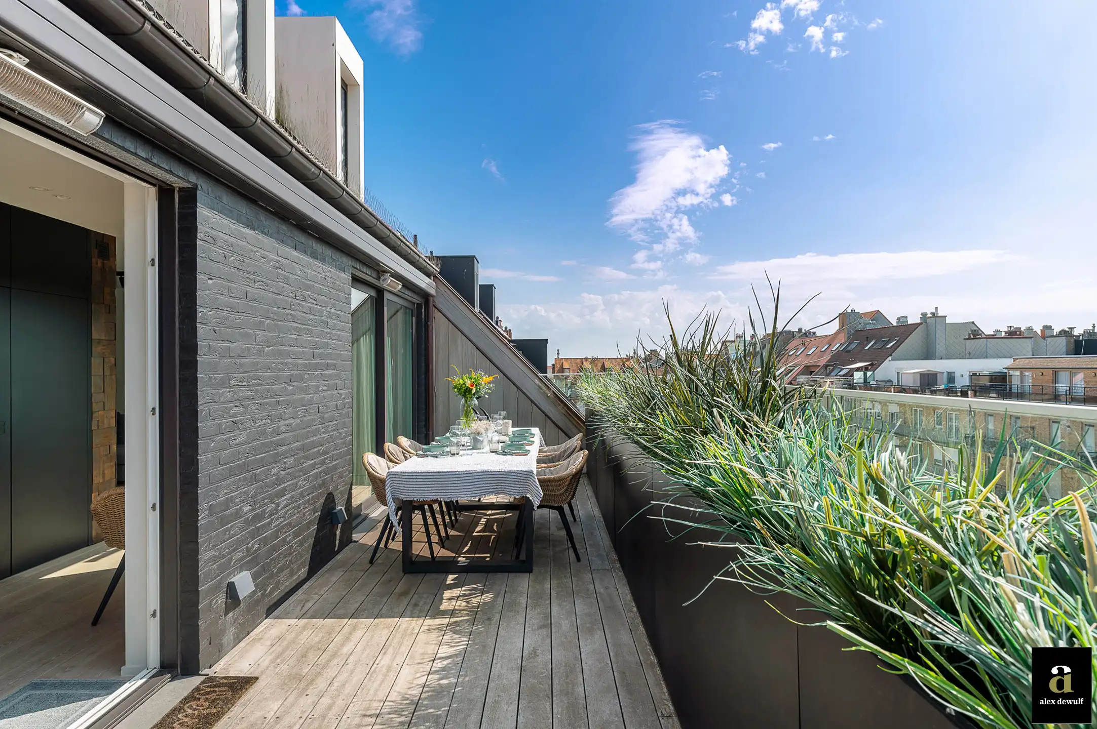 Licht en modern duplexappartement, gelegen vlakbij Zeedijk en Rubensplein. foto 12