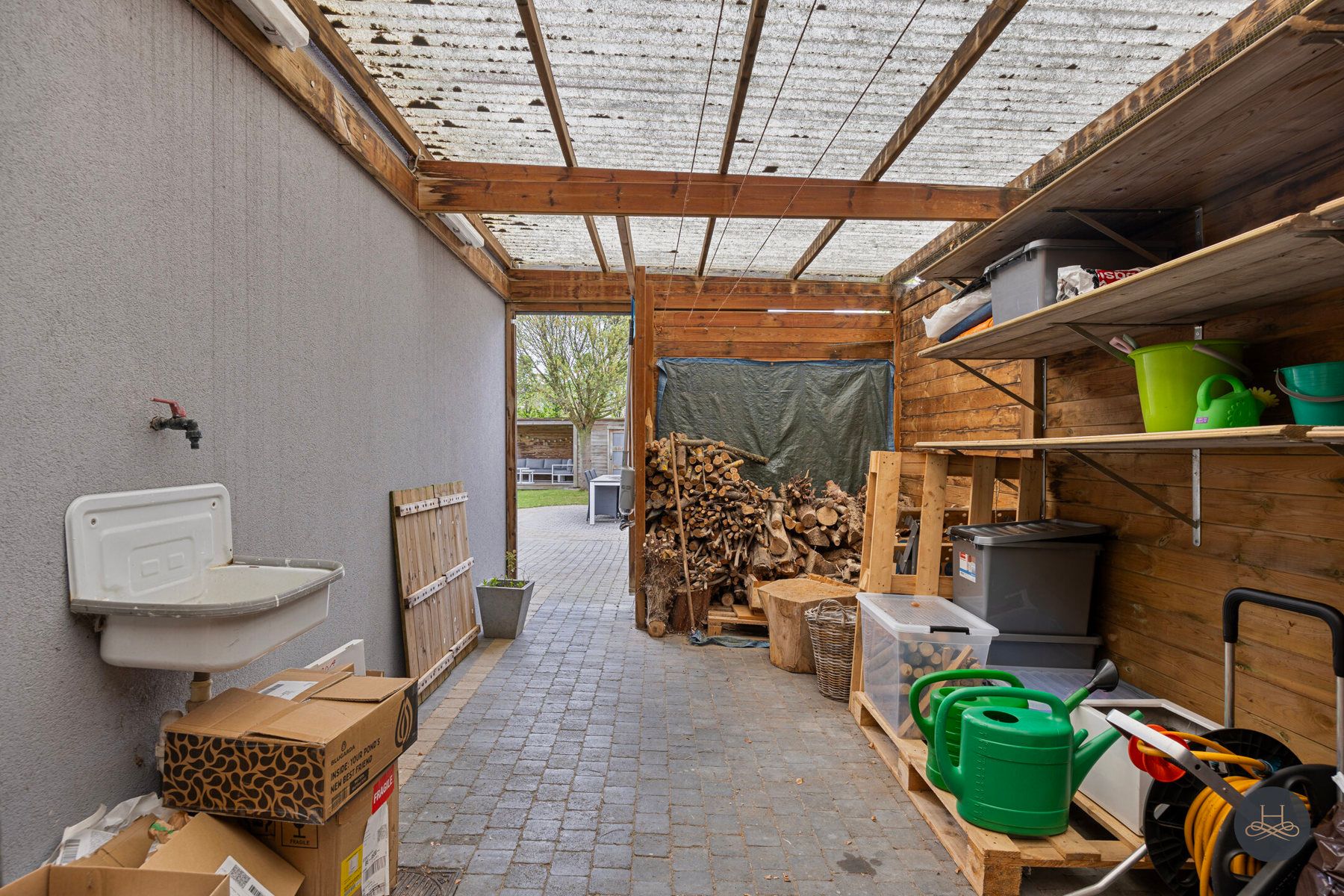 Rustig gelegen, gerenoveerde open woning met prachtige tuin foto 31