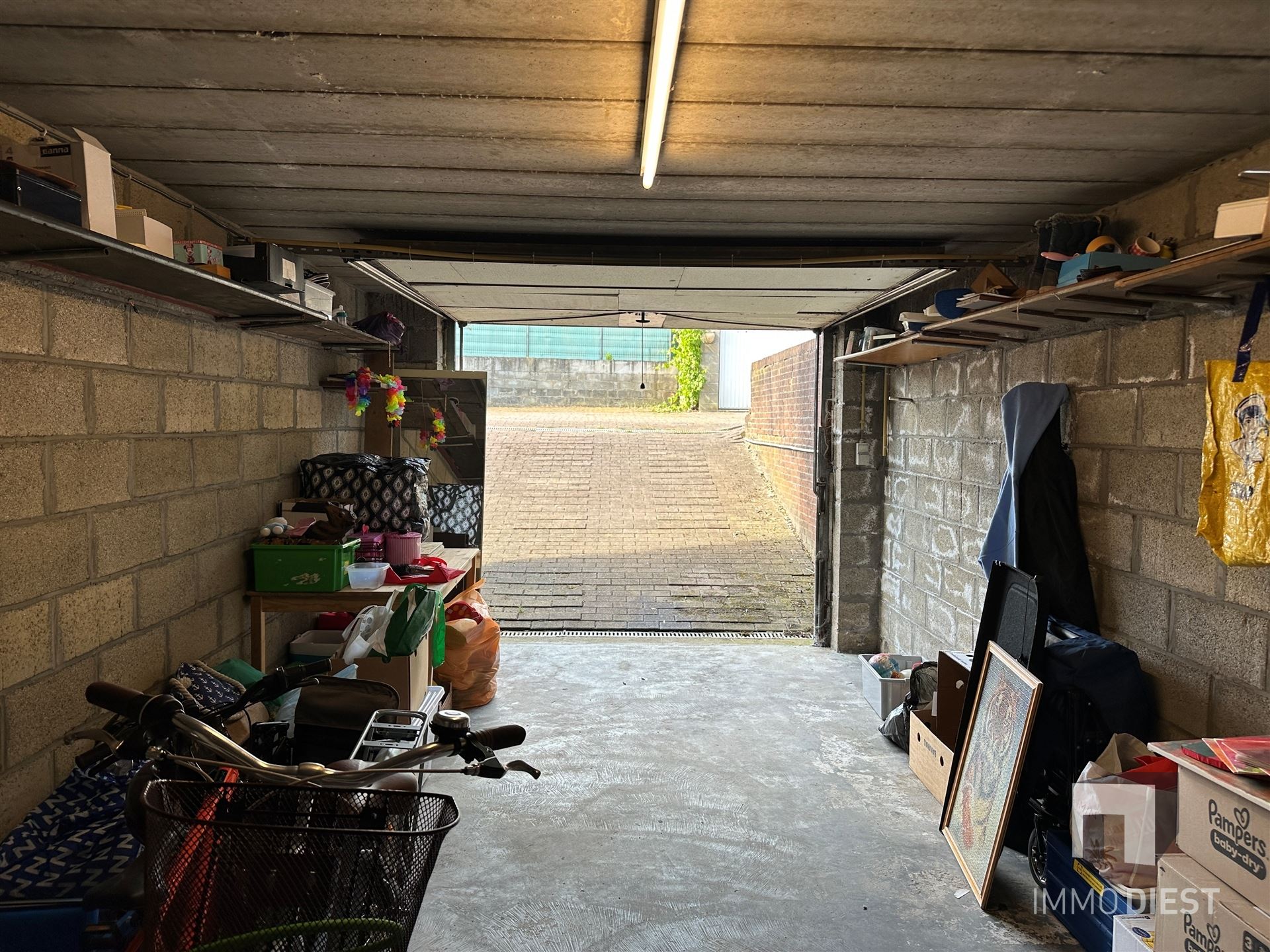 Building met 3 woonentiteiten en 3 garages foto 40
