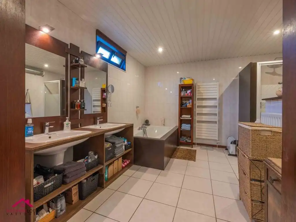 Vrijstaande woning op ruim perceel foto 23