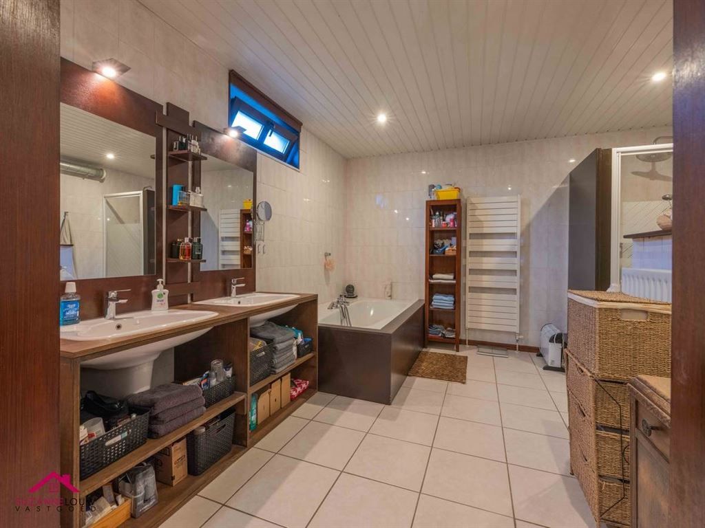 Vrijstaande woning op ruim perceel foto 23