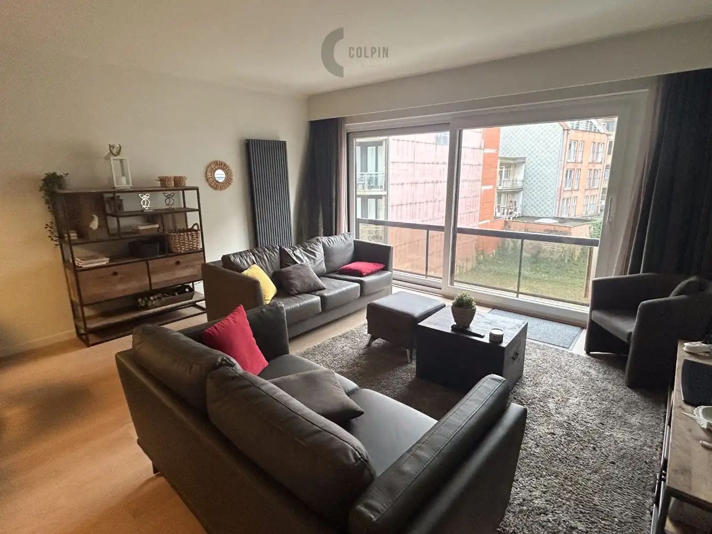 Instapklaar vakantie-appartement vlakbij het Heldenplein en de Zeedijk. foto {{pictureIndex}}