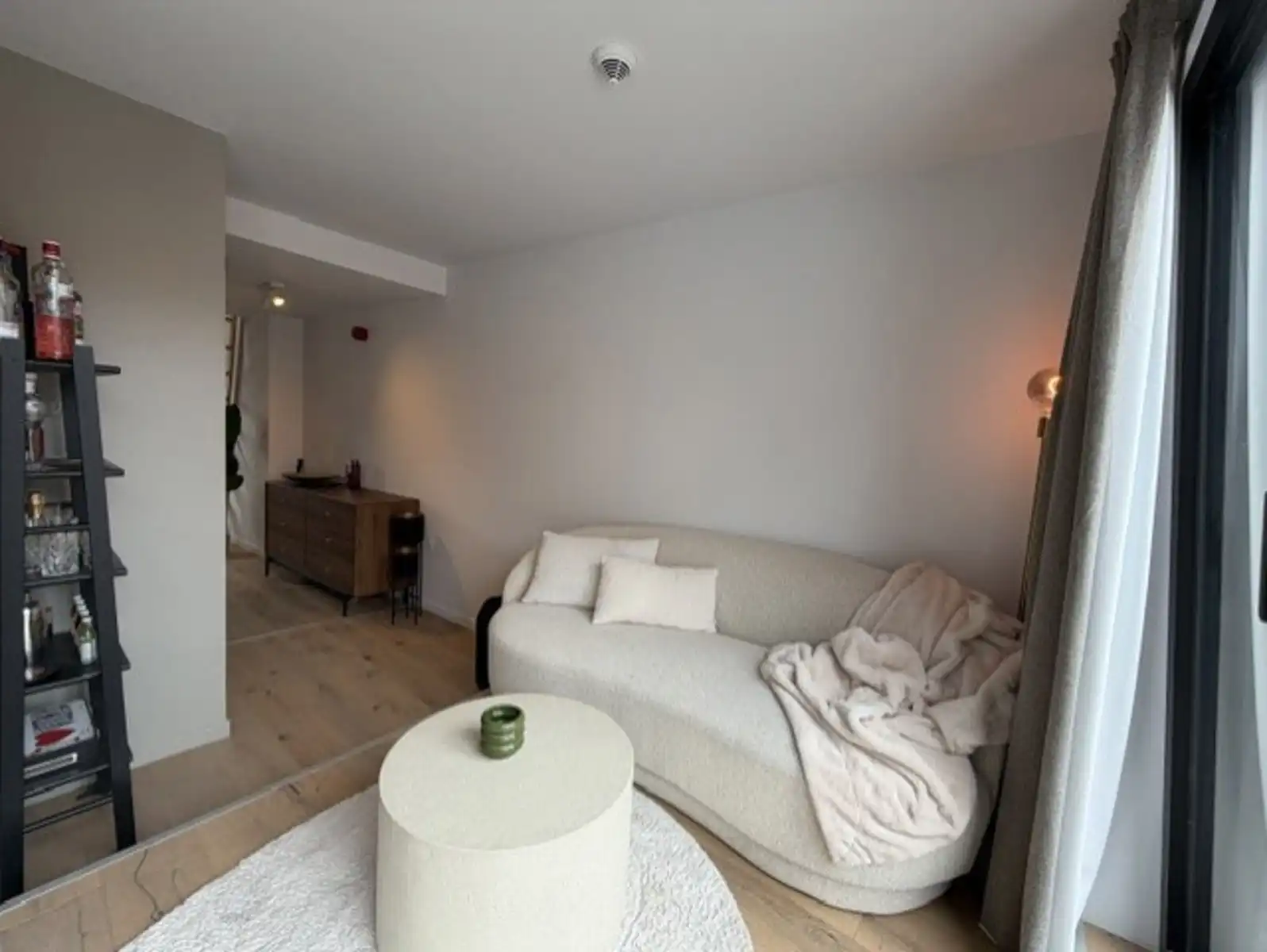 Gemeubelde duplex met airco en terras te huur voor 3 maanden foto 3
