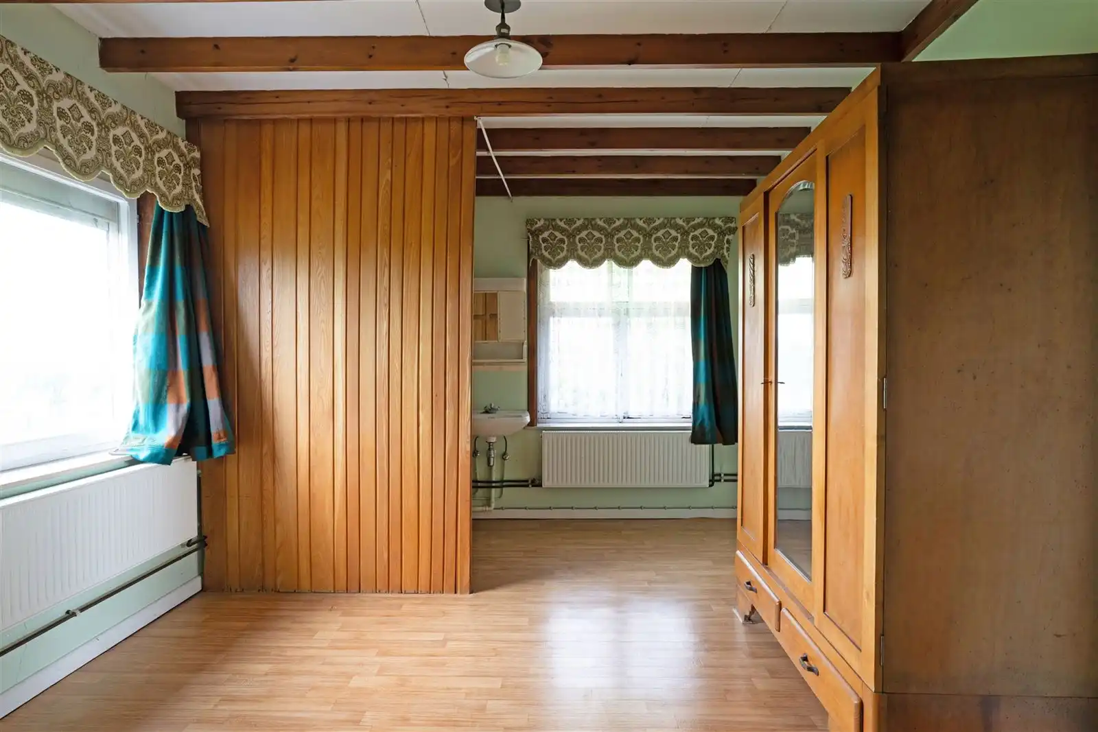 Prachtig gelegen te renoveren  Hoeve woning met stallingen en weides foto 19