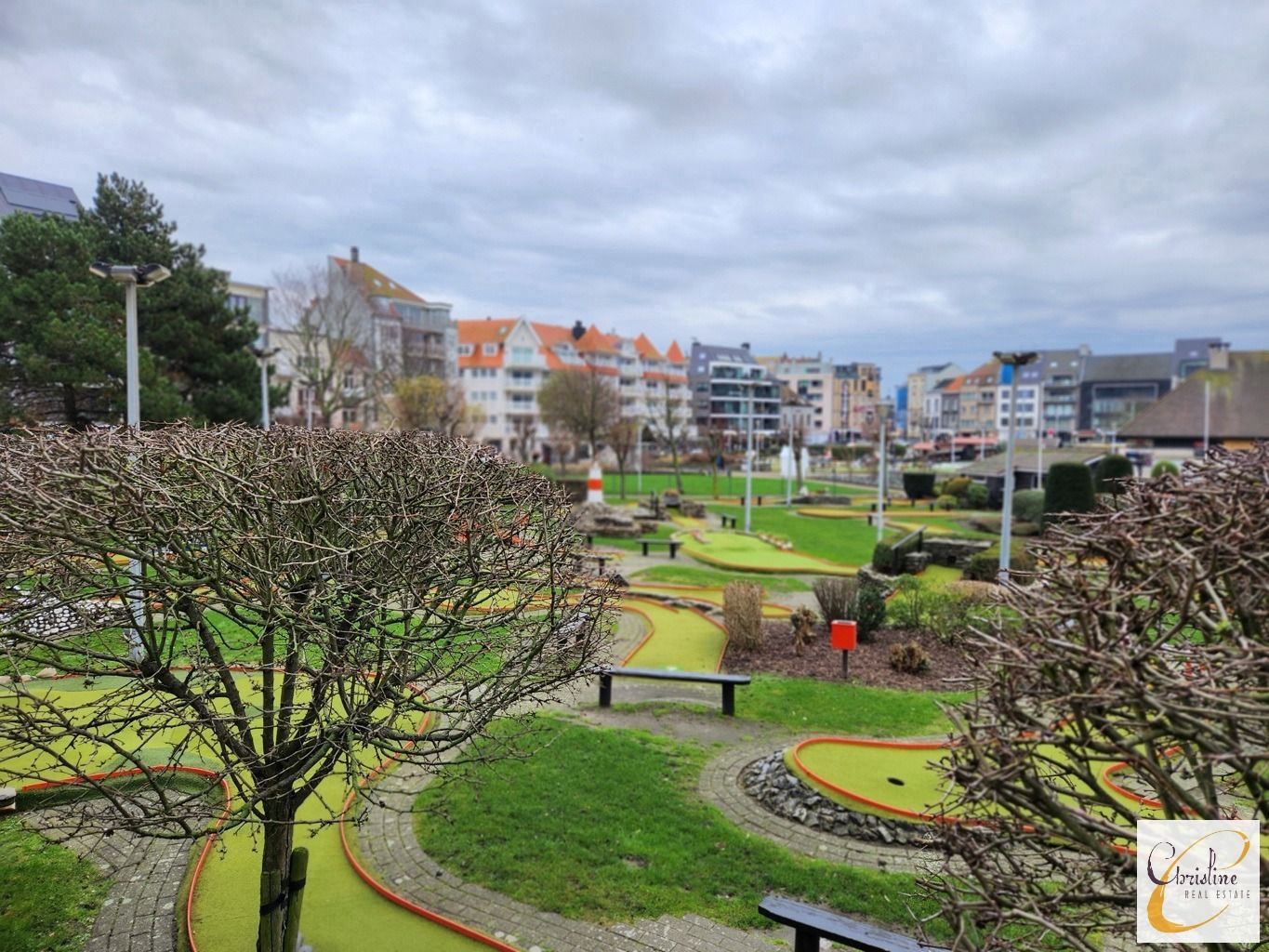 Karaktervol investeringspand op topligging in Blankenberge  foto 14