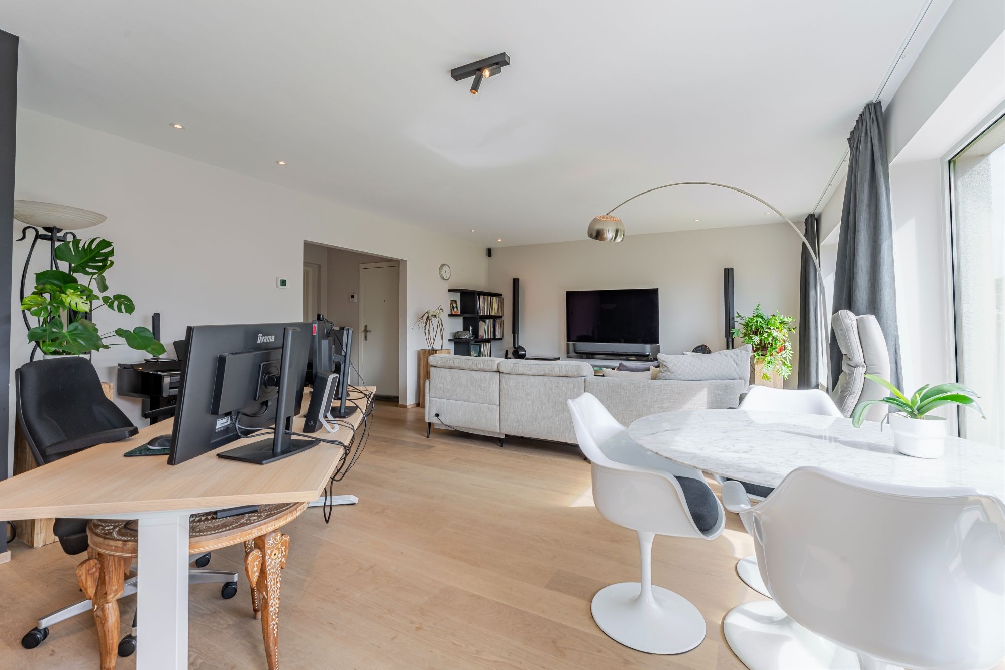 Modern Luxe-Appartement met 3slpk - terras en dubbele autostaanplaats foto 6