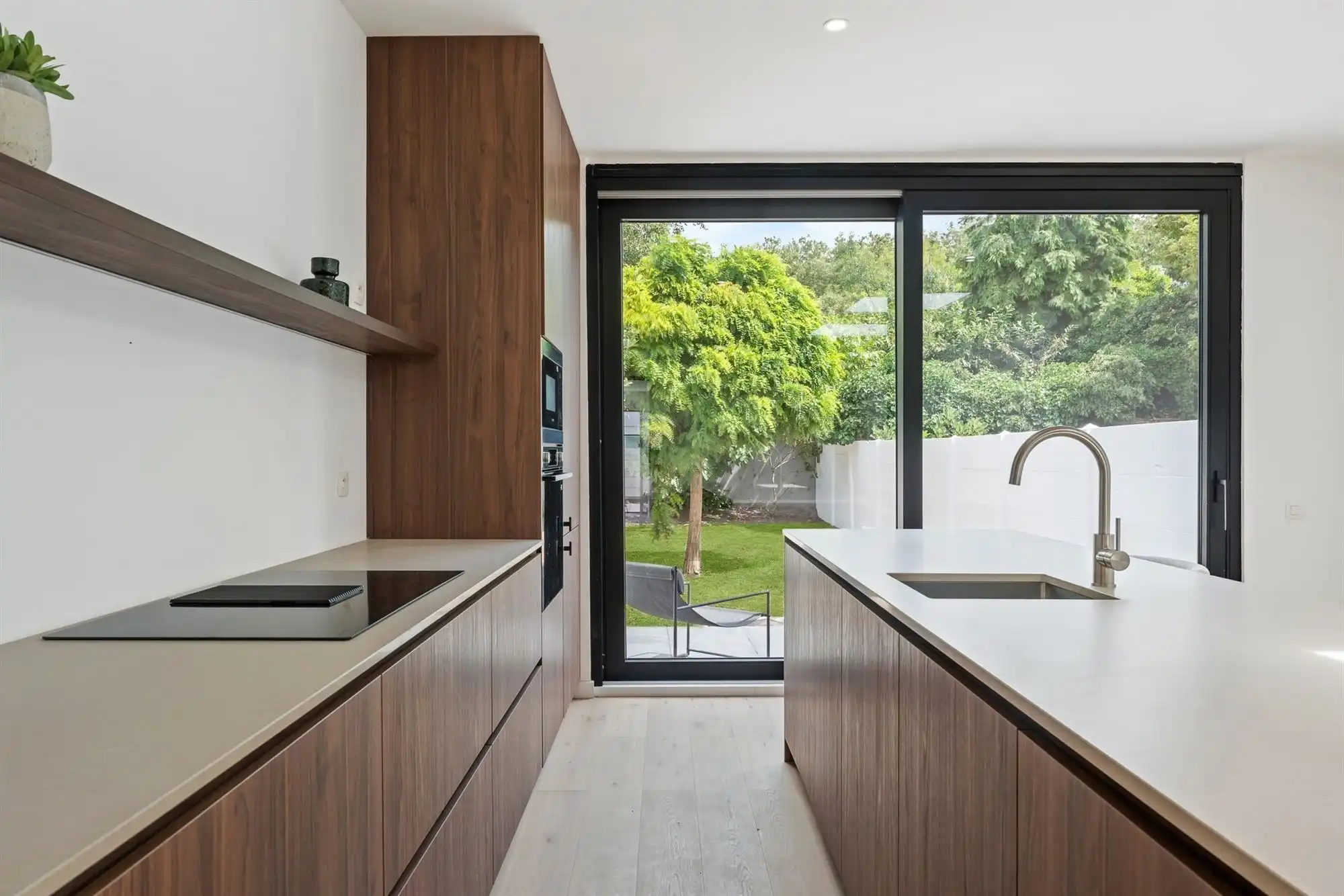 Gerenoveerde woning aan het Boelaerpark met tuin en garage foto 3