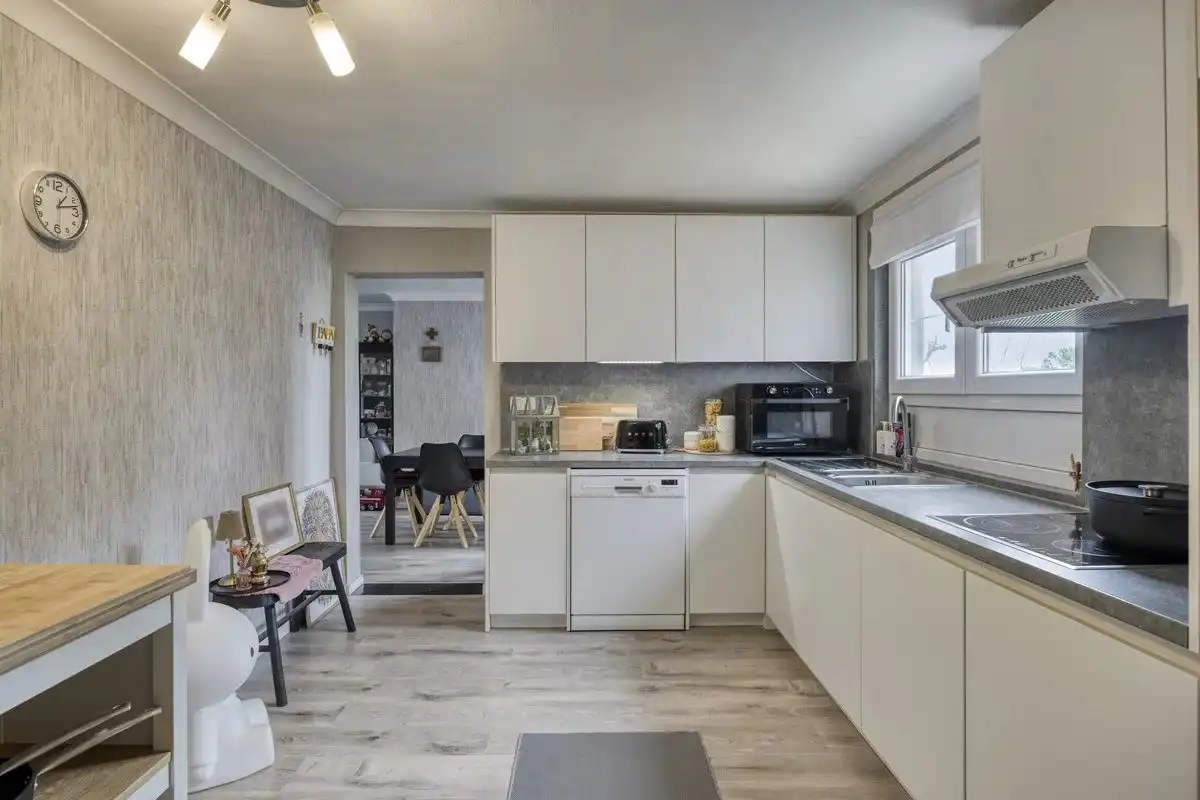 OPBRENGSTEIGENDOM BESTAANDE UIT TWEE RUIME EN VERHUURDE APPARTEMENTEN IN HERK-DE-STAD foto 15