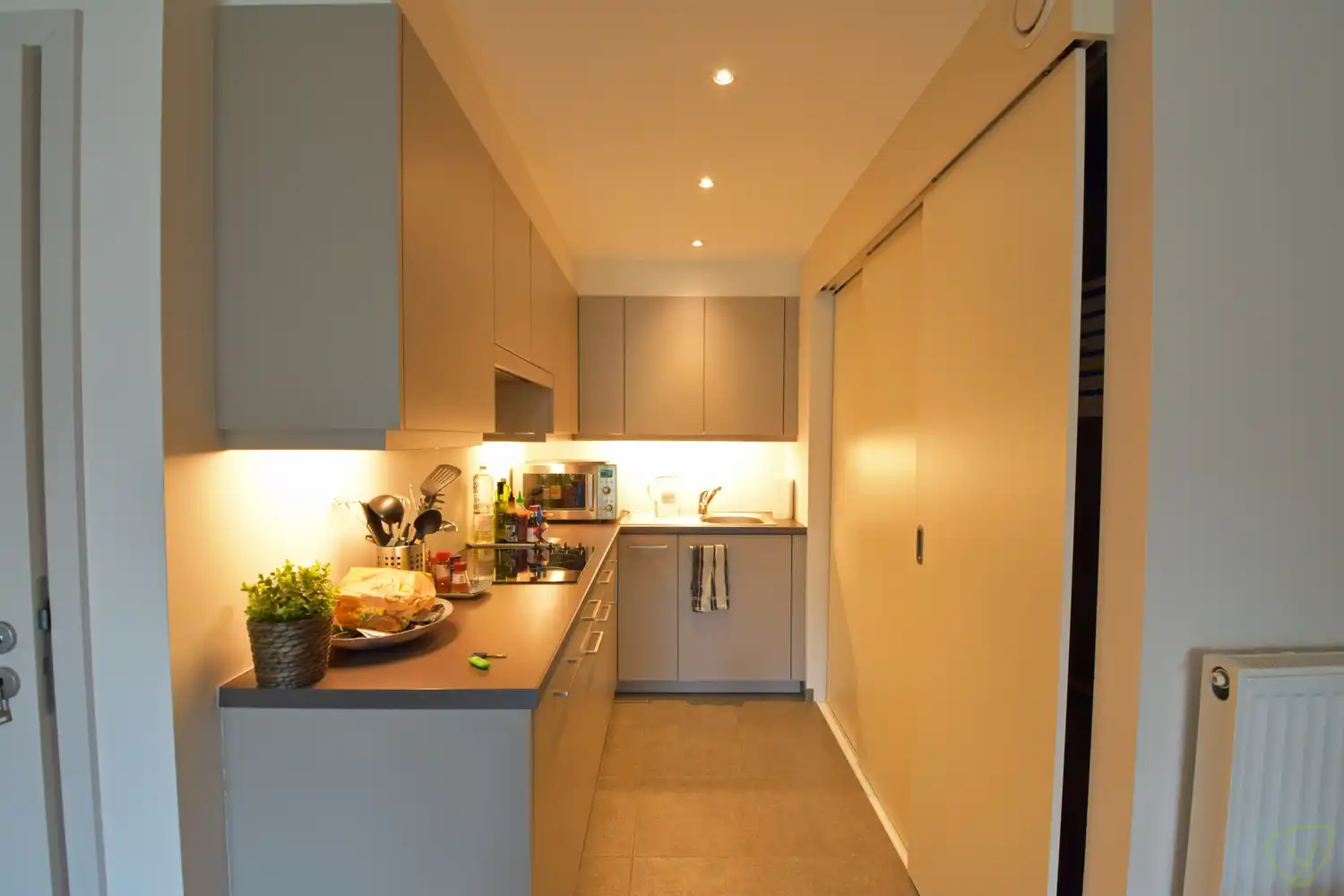 Modern en energiezuinig appartement op centrale ligging in Eeklo! foto 8