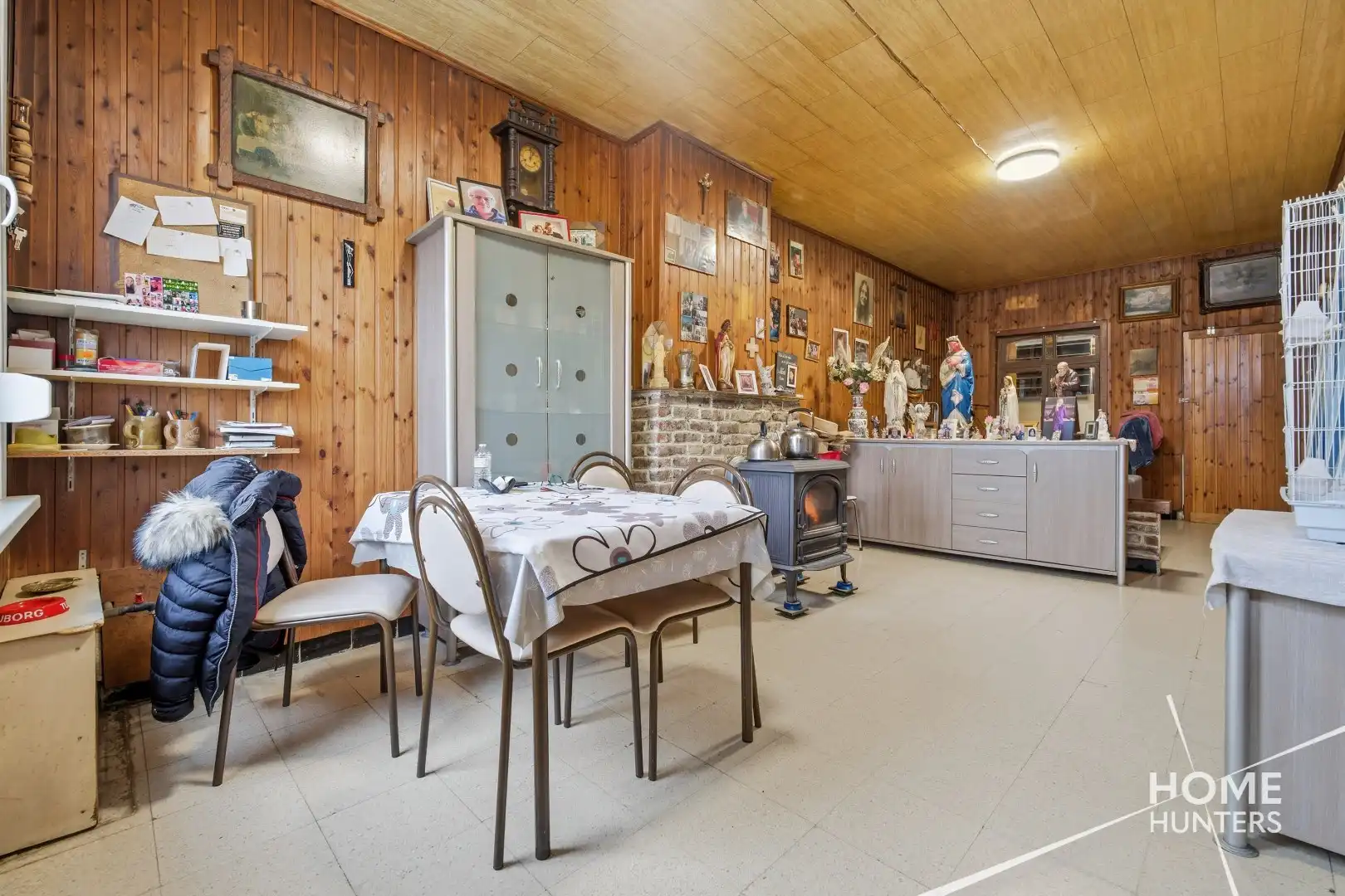 Te renoveren woning met 3 slaapkamers en ruime garage in Vlamertinge foto 3
