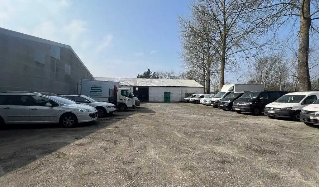 Recent bedrijfsgebouw met prachtige kantoren te huur in Lokeren foto 29