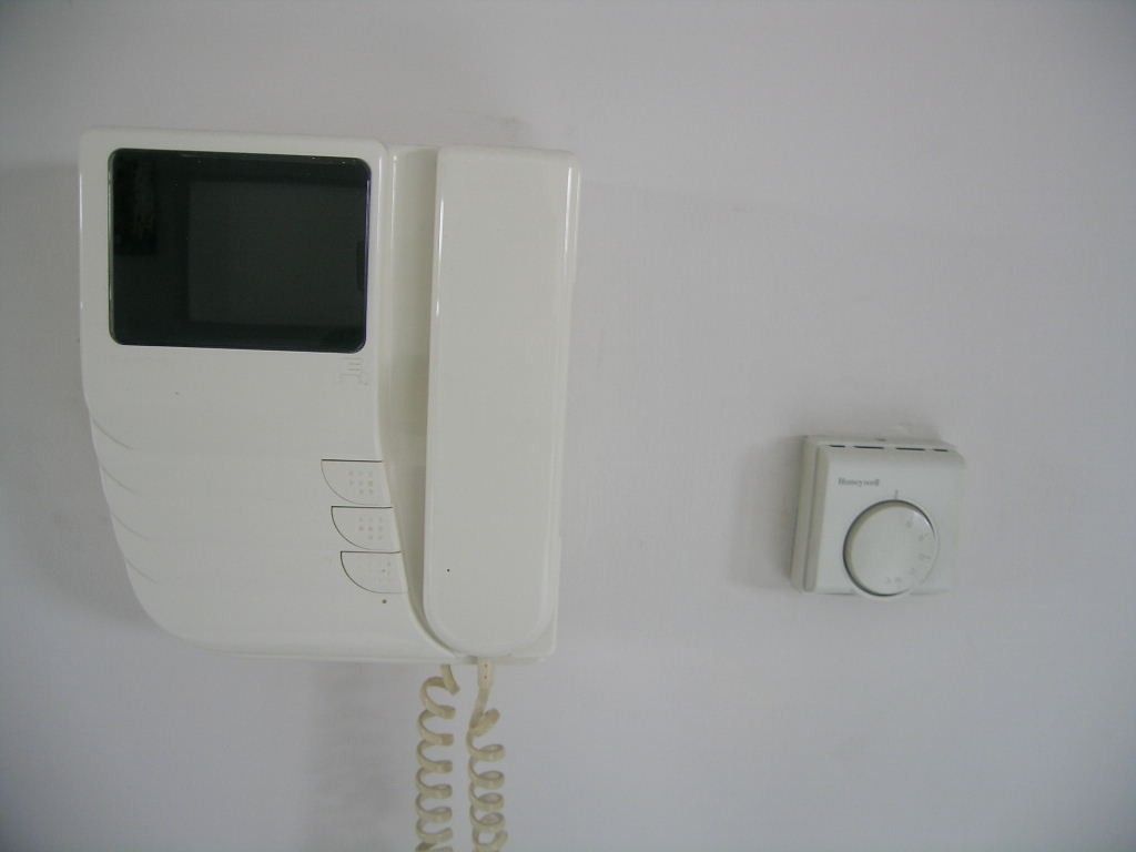 Knus 1 slaapkamer appartement te koop in het centrum van Maasmechelen, ideaal als investering! foto 8