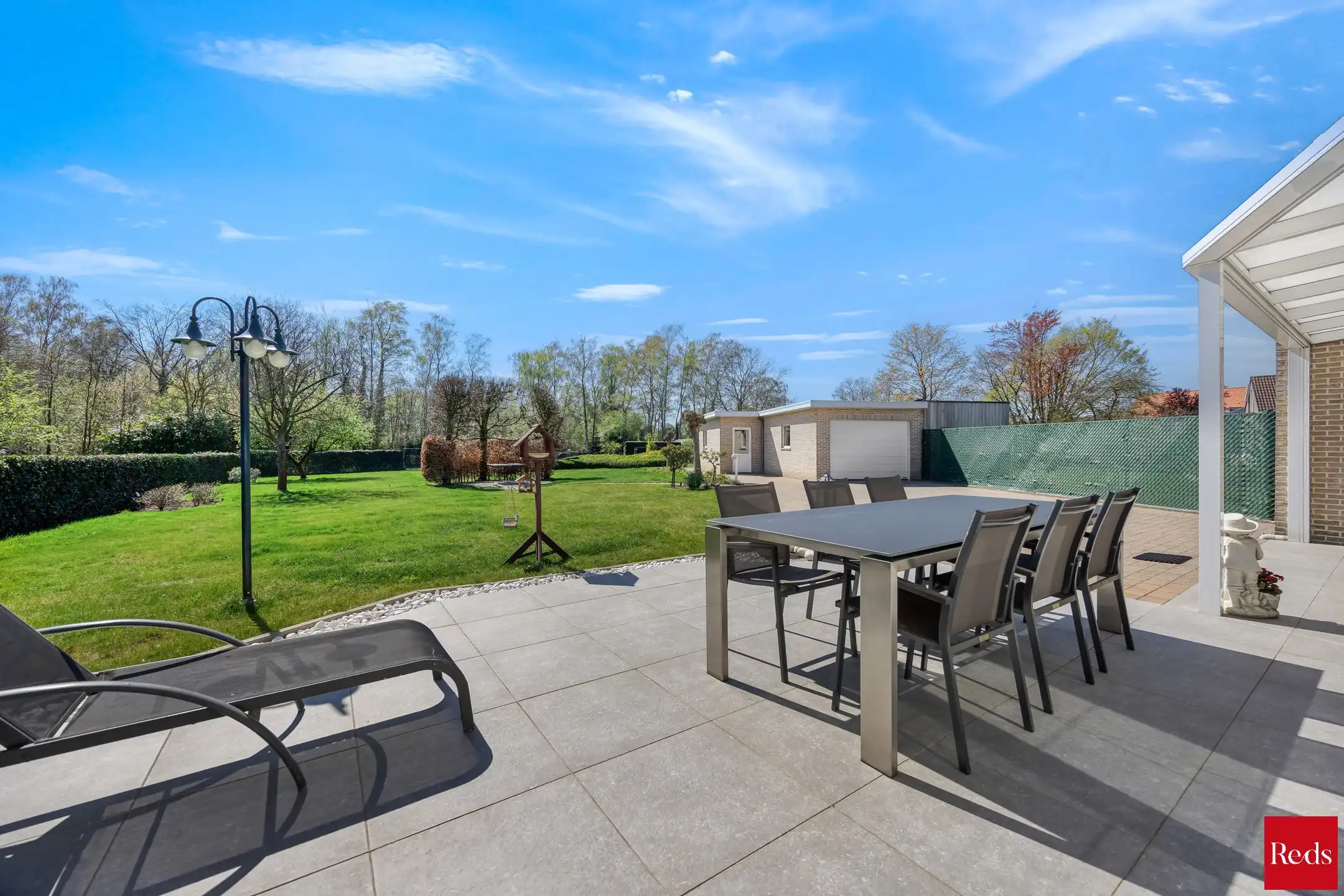 Ruime woning in oase van rust met prachtige tuin foto 22