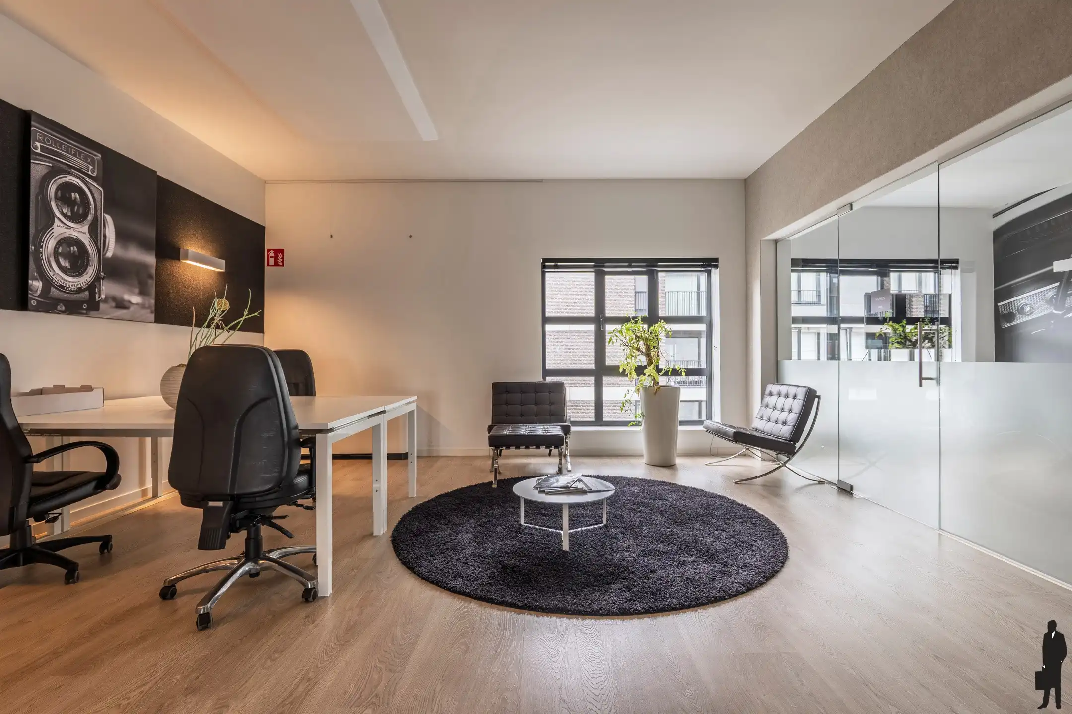 Instapklaar kantoor met terras en parking in Turnhout foto 7