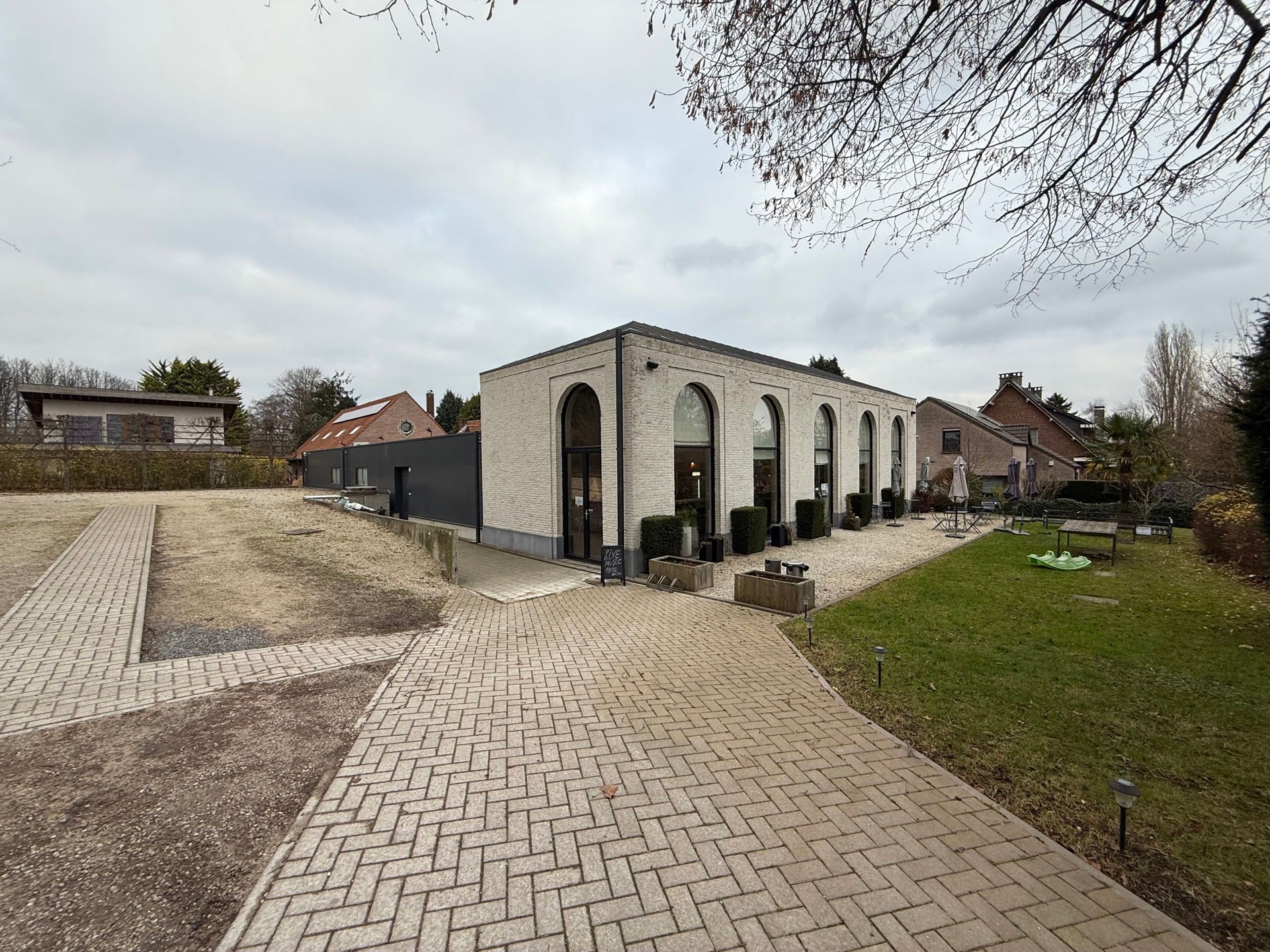 Grote opslagplaats (181m²) op interessante locatie foto 6