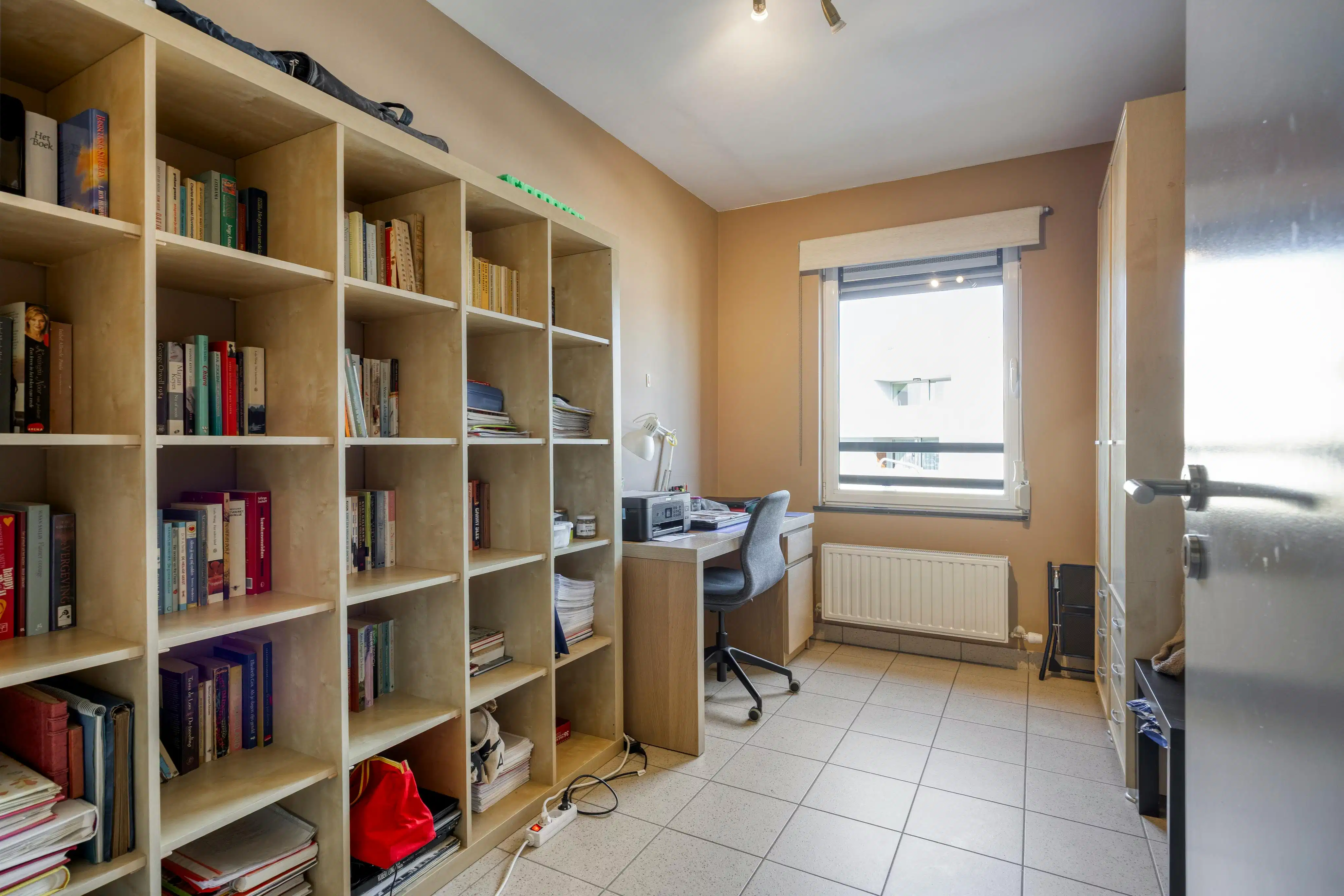 Goed onderhouden, ruim appartement te koop in centrum Maaseik foto 13