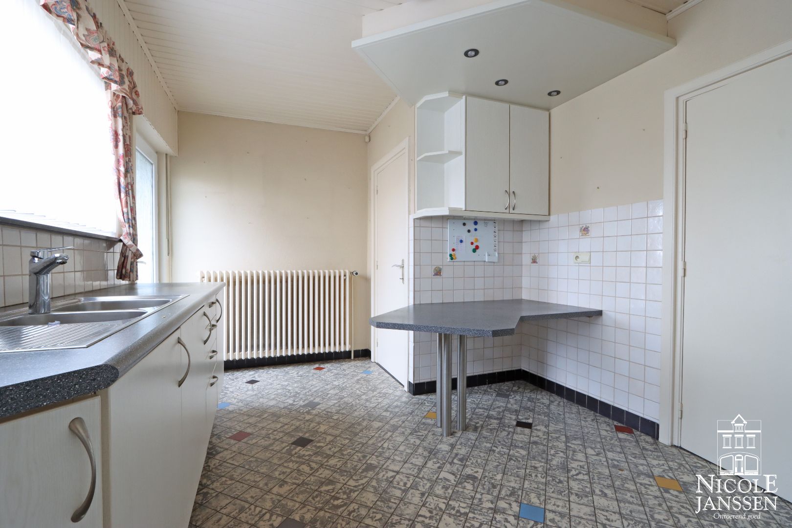 Mooi verzorgde split-level woning op unieke locatie in het mooie Aldeneik foto 11