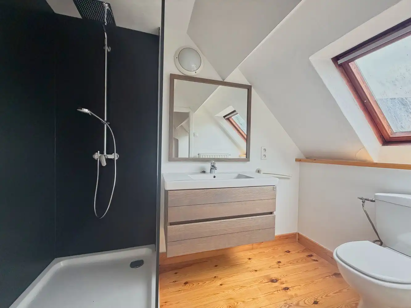 Op te frissen charmente woning op toplocatie in Gits met 3 slpk. foto 6