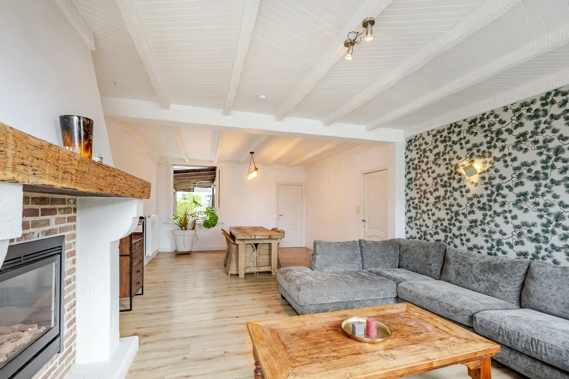Interessante woning met prachtige tuin in Wichelen. foto 8