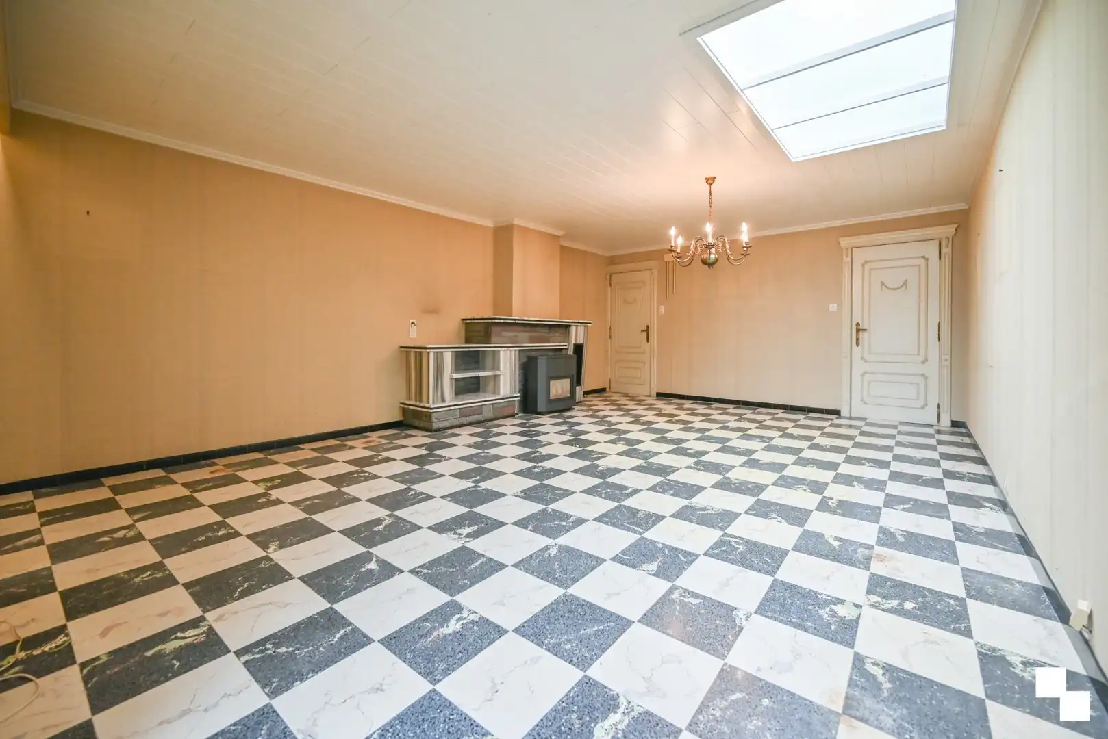 Centraal gelegen woonst met drie slaapkamers te Izegem foto 8