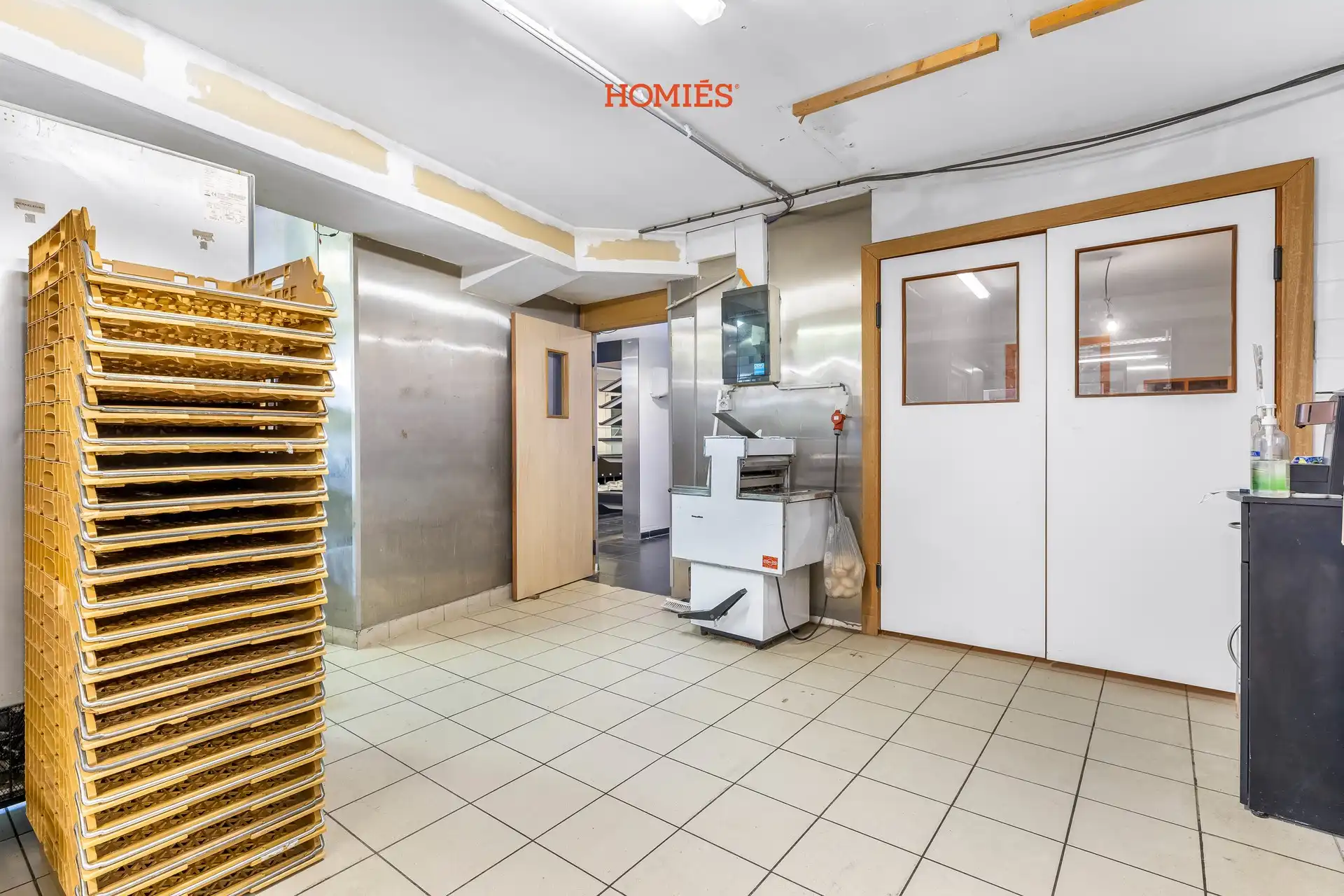 Volledig uitgeruste handelsruimte op strategische locatie foto 14