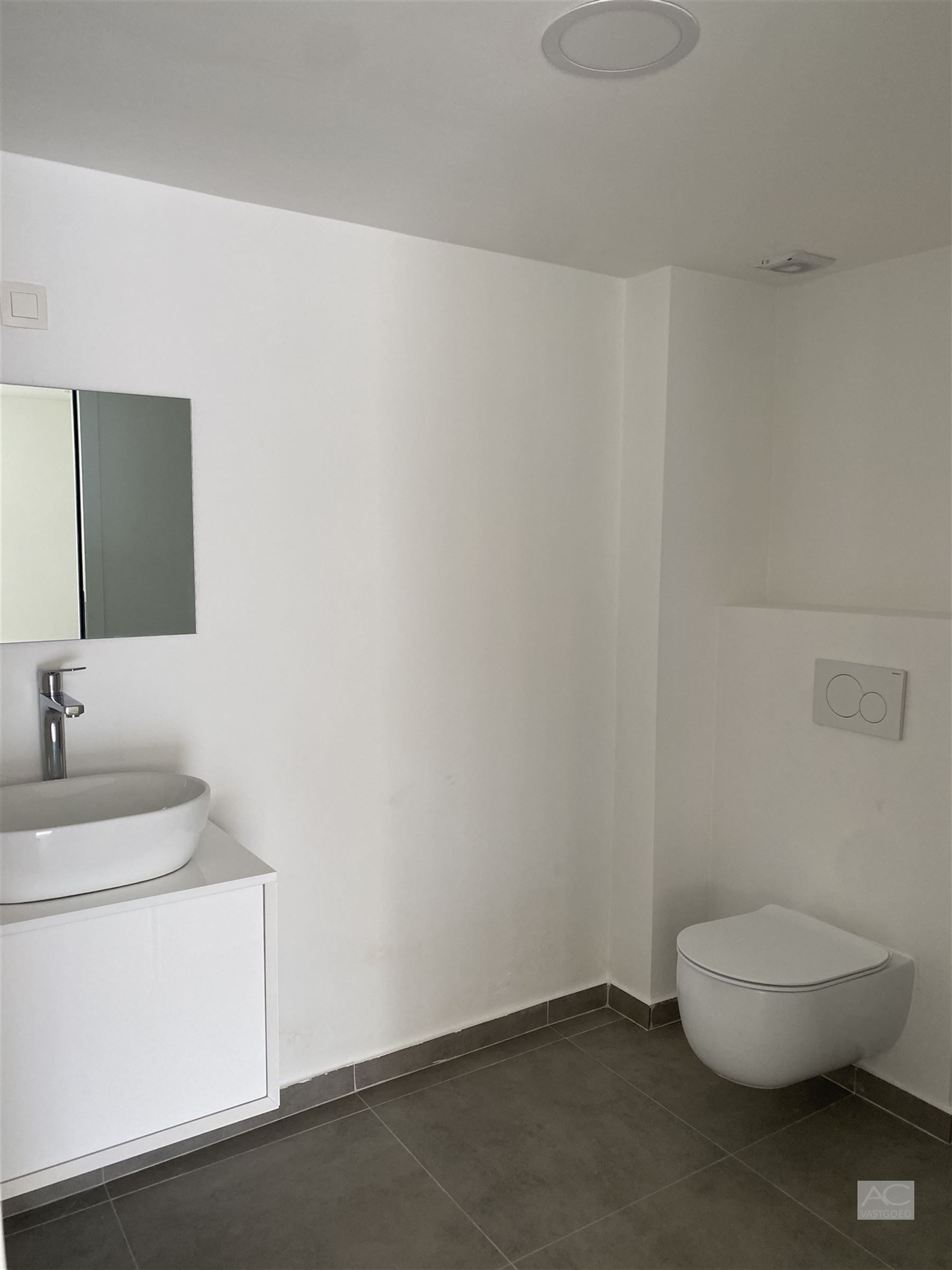 Commercieel handelspand in hartje Sint-Niklaas foto 11