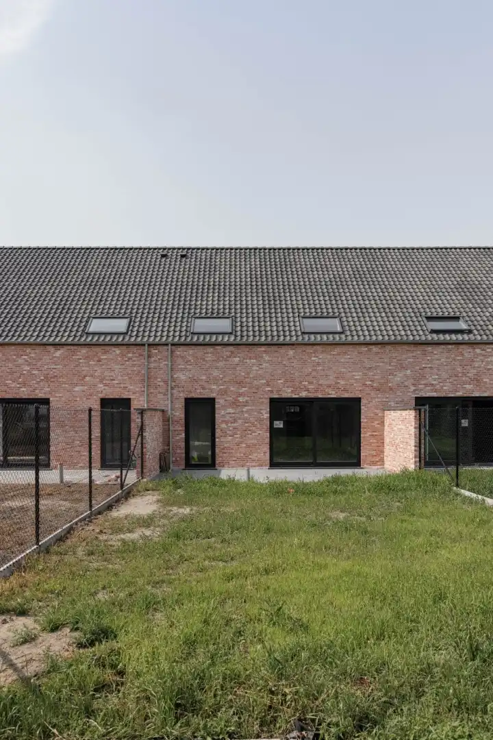 Ruime energiezuinige woning in groene wijk foto 5