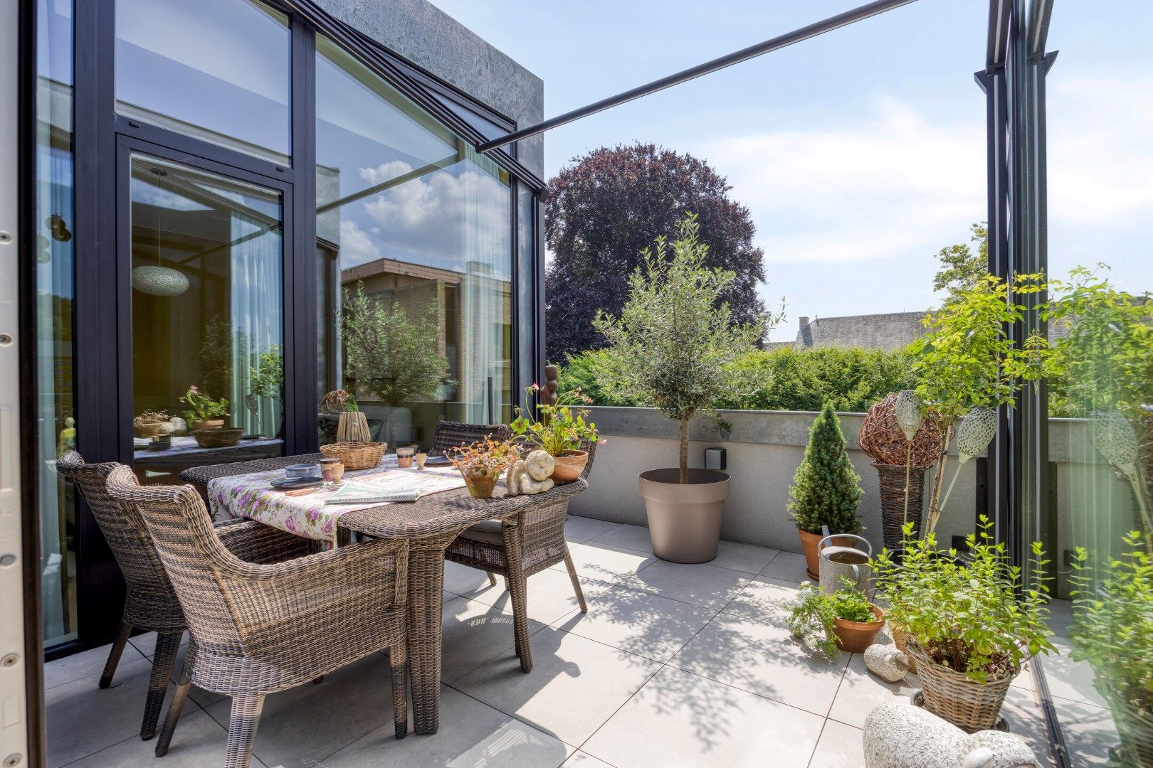 Luxueus penthouse van 156 m² met zuidgericht terras en garage – centrum Tongeren foto 2