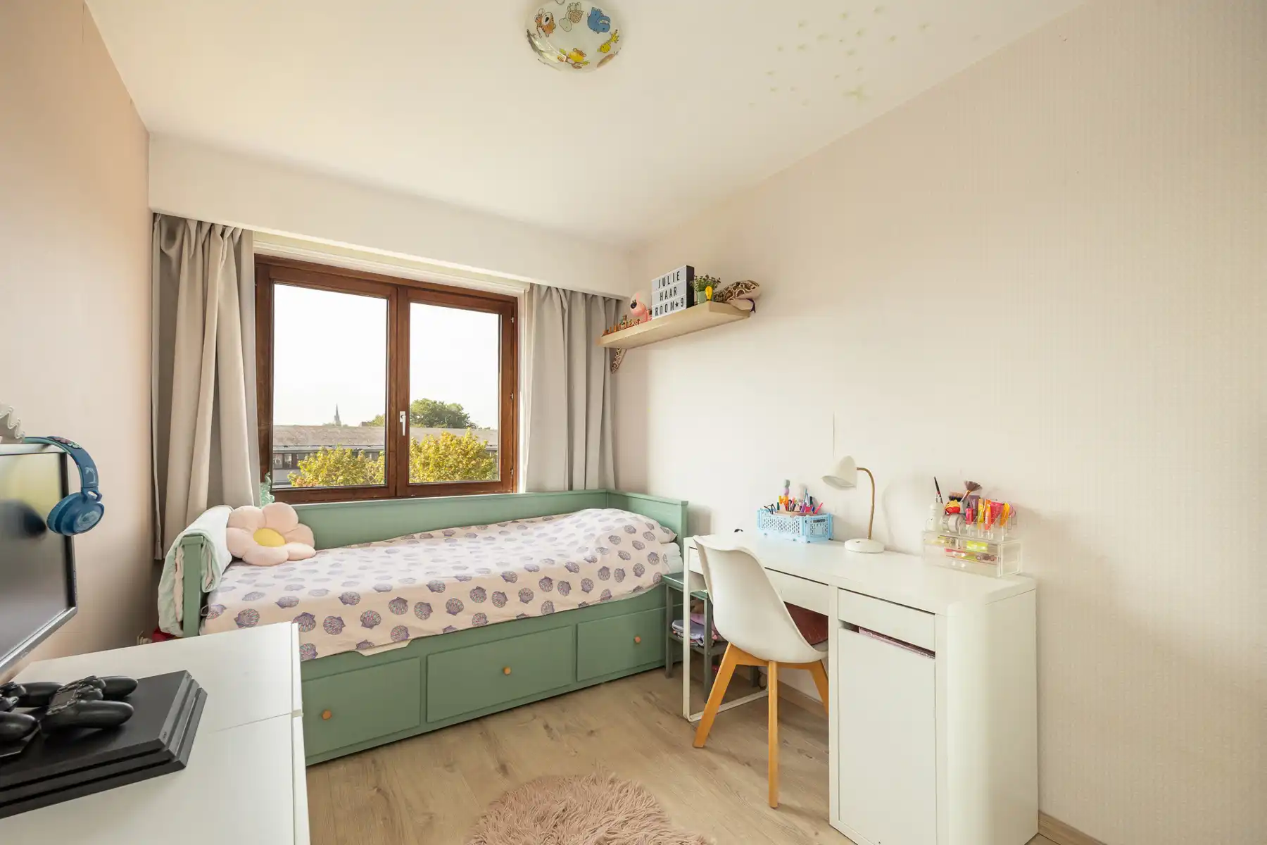 Ruime woning met 3 aangename slaapkamers, garage en tuin foto 16