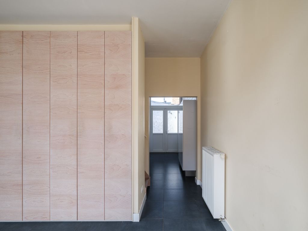 Lichtrijke en instapklare woning met stadskoer nabij Gent Centrum foto 4