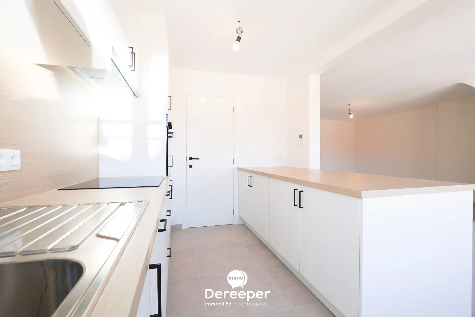 Ruim en volledig gerenoveerd 3-slaapkamerappartement op wandelafstand van Brugge centrum foto 10