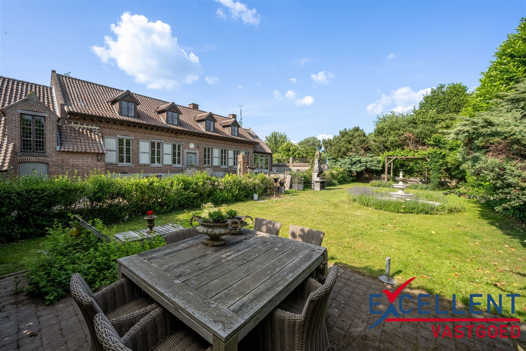 Karaktervolle villa met weides en stallen te koop foto 22