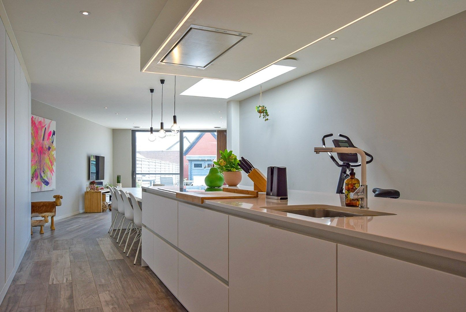 Instapklare, energiezuinige woning met aparte gastenunit in het hartje van Veurne. foto {{pictureIndex}}