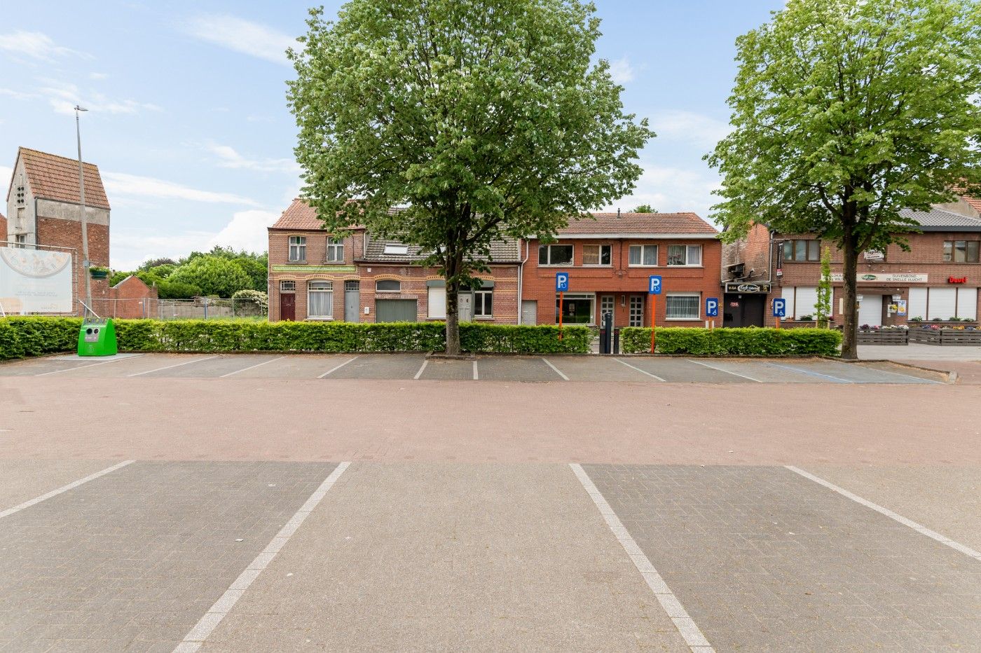 Charmante, te renoveren woning met 2 slpk. en tuin foto 27