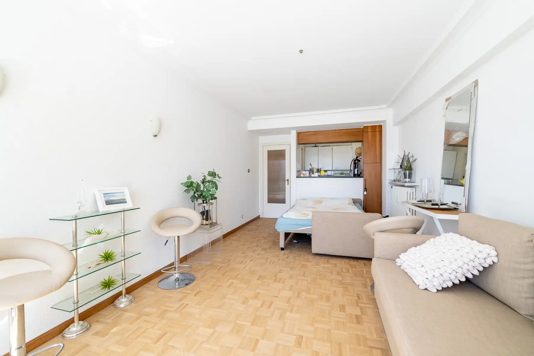 EXCLUSIEF: Studio op uitstekende locatie - Rubensplein foto 3