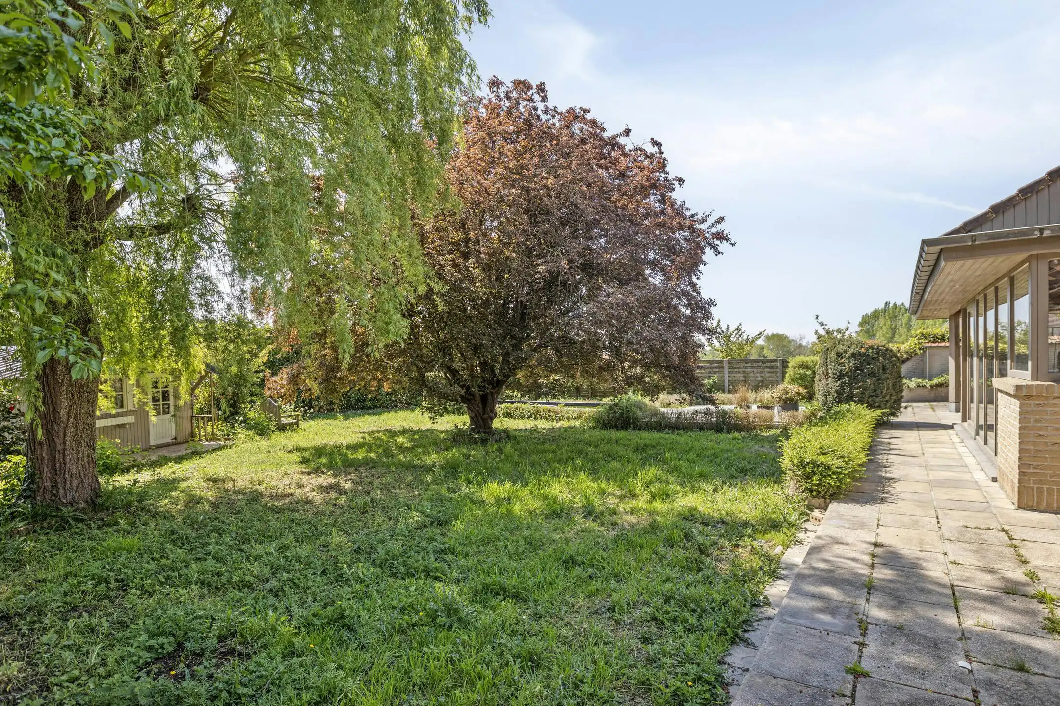 Ruime woning met 5 slaapkamers, tuin en garage te Lo-Reninge. foto 9