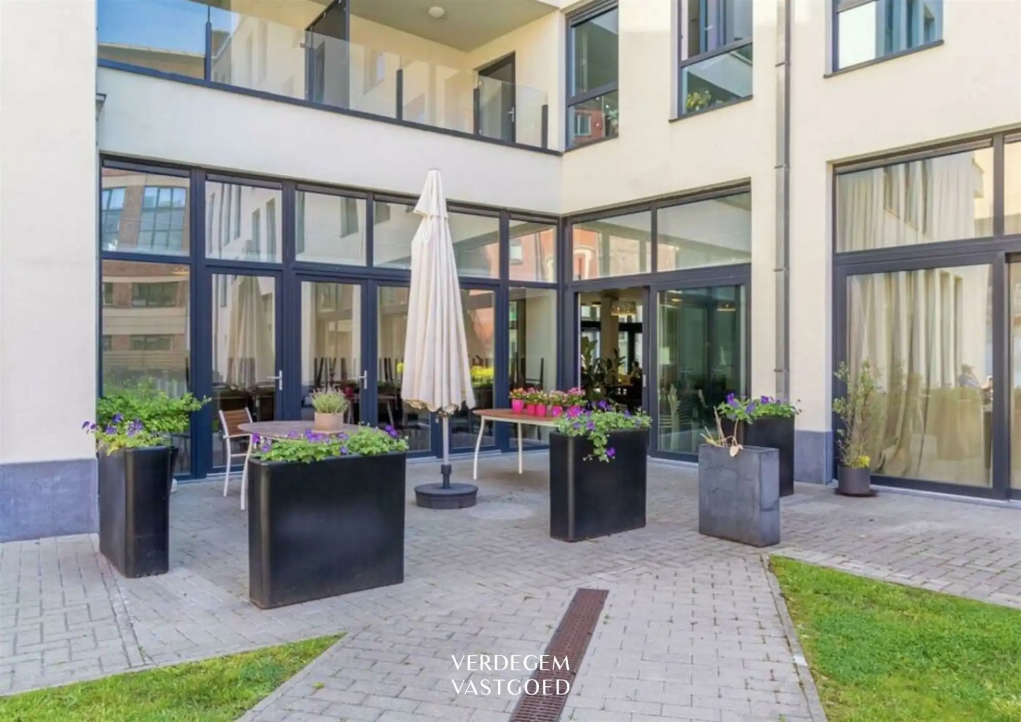 Investering: verhuurd service appartement in het centrum van Gent foto 14