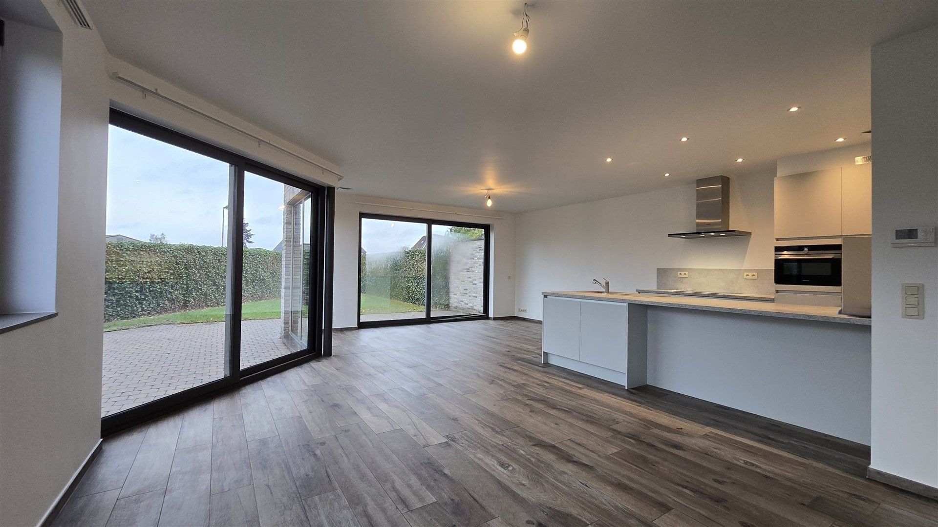 Moderne, energiezuinige woning (200m²) met 4 slaapkamers en tuin foto 6