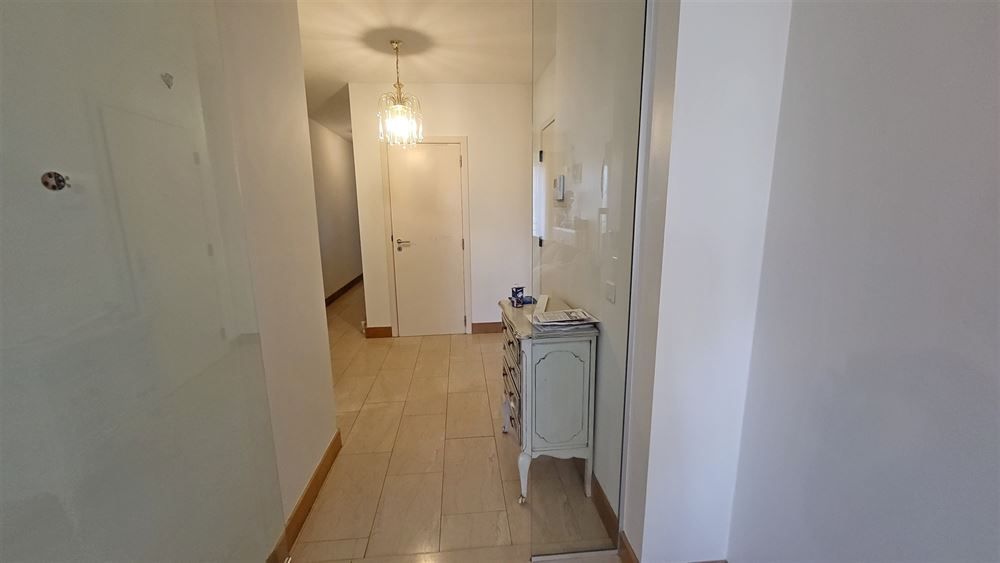 Ruim appartement met terras | Stadspark foto 3